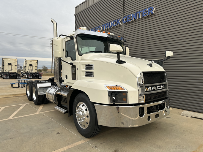 2019 Mack - image 3