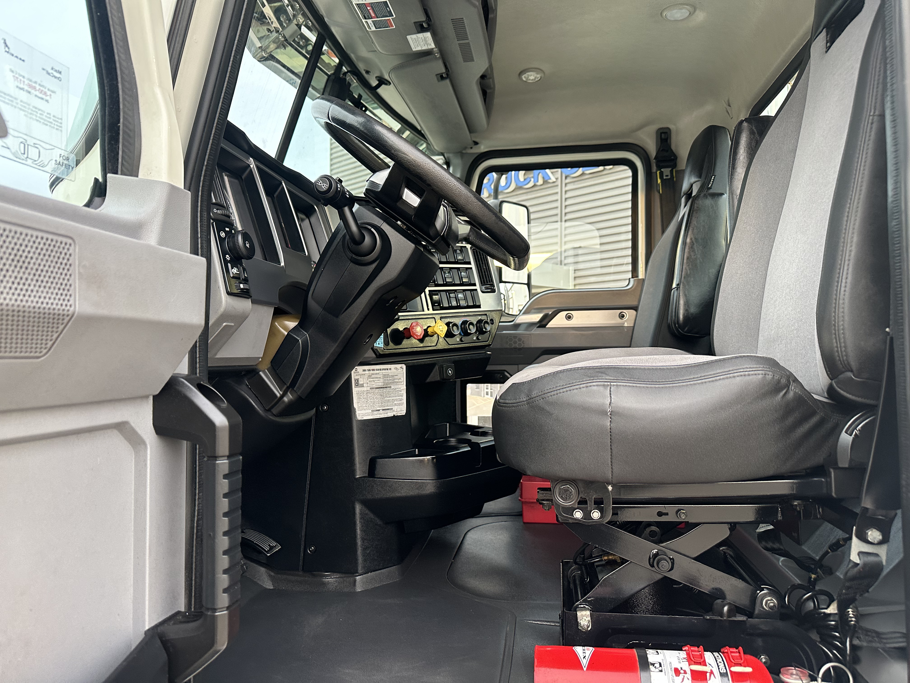 2019 Mack - image 12