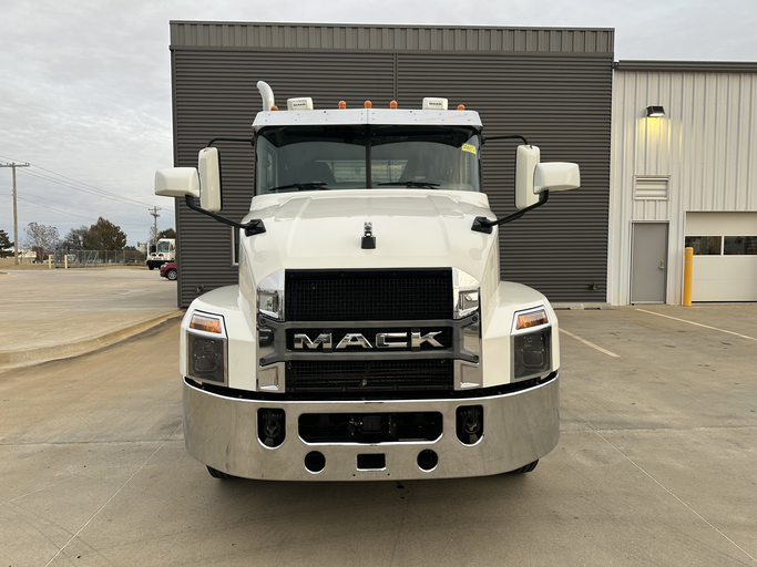 2019 Mack - image 2