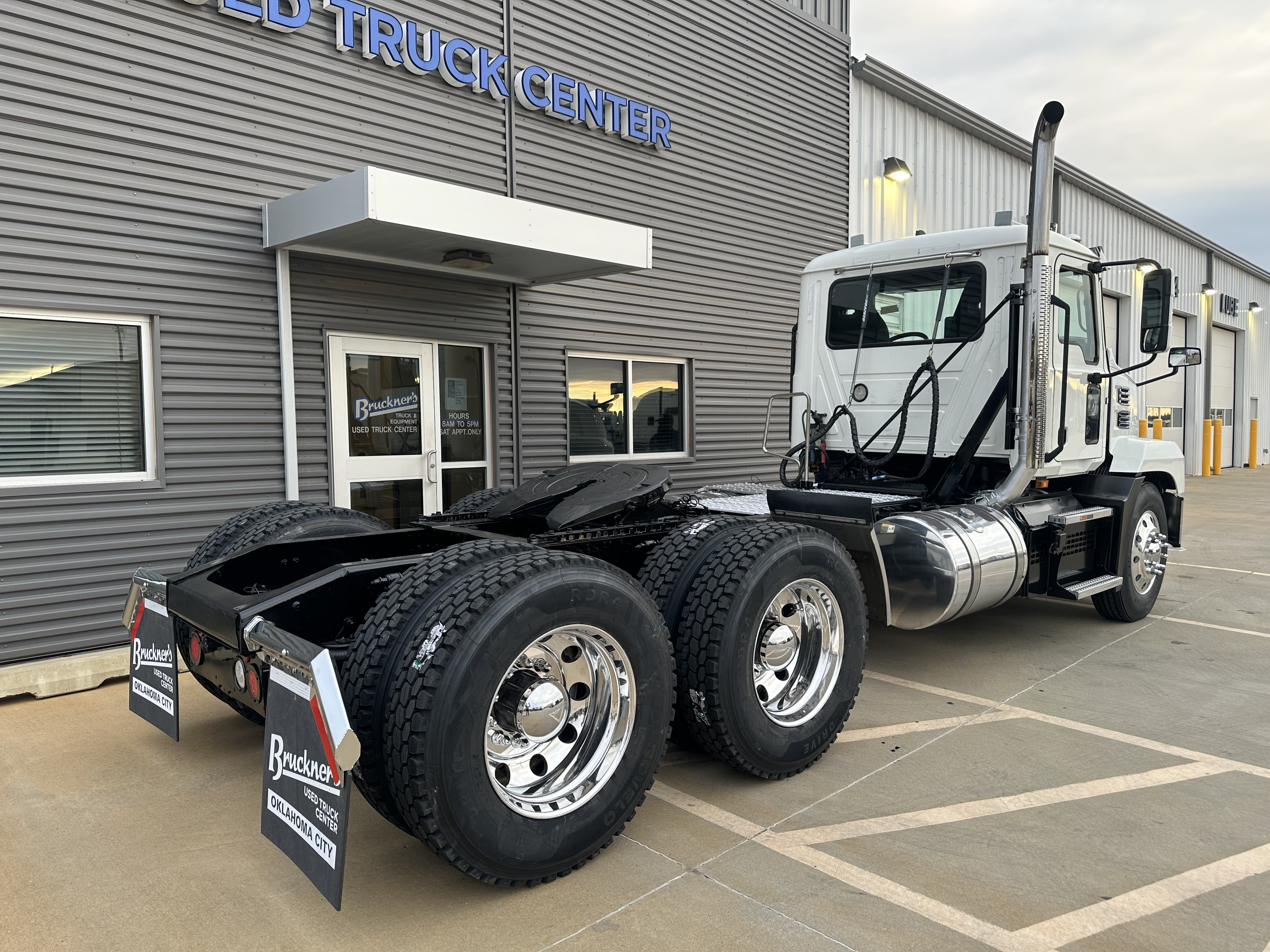 2019 Mack - image 5