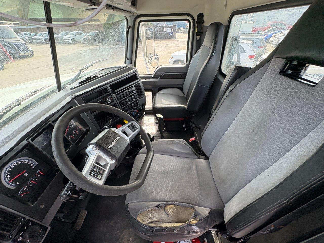 2020 Mack - image 21