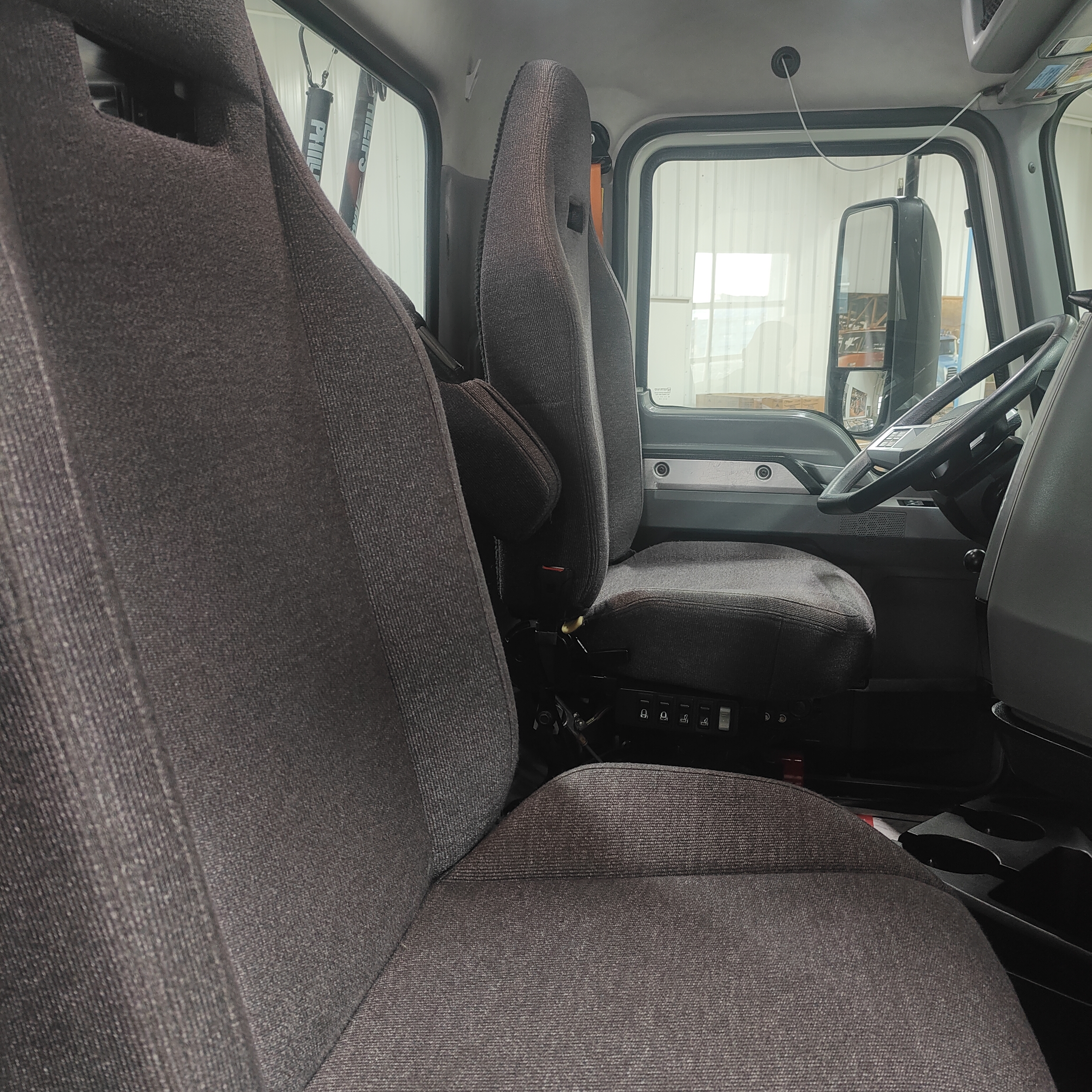 2020 Mack - image 13