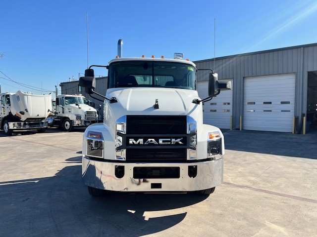 2020 Mack - image 2