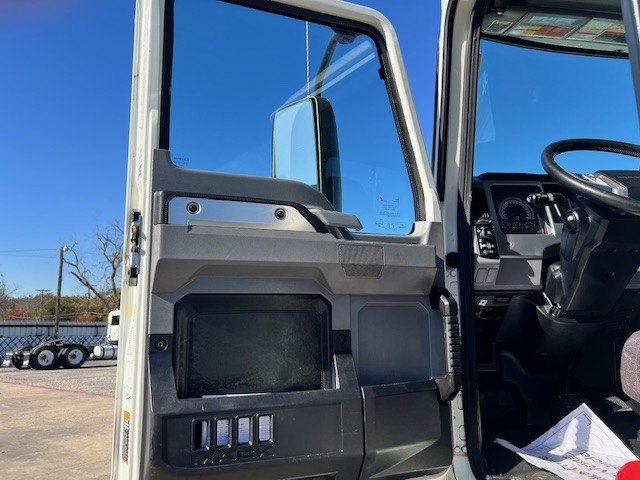 2020 Mack - image 10