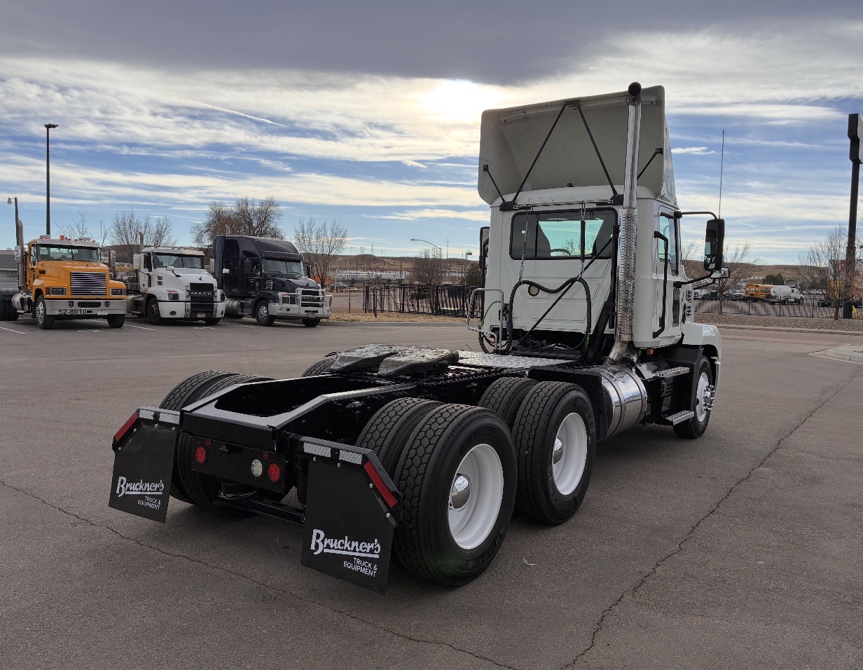 2020 Mack - image 23