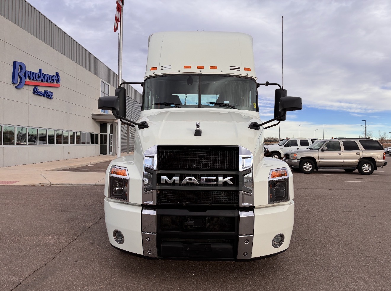 2020 Mack - image 26