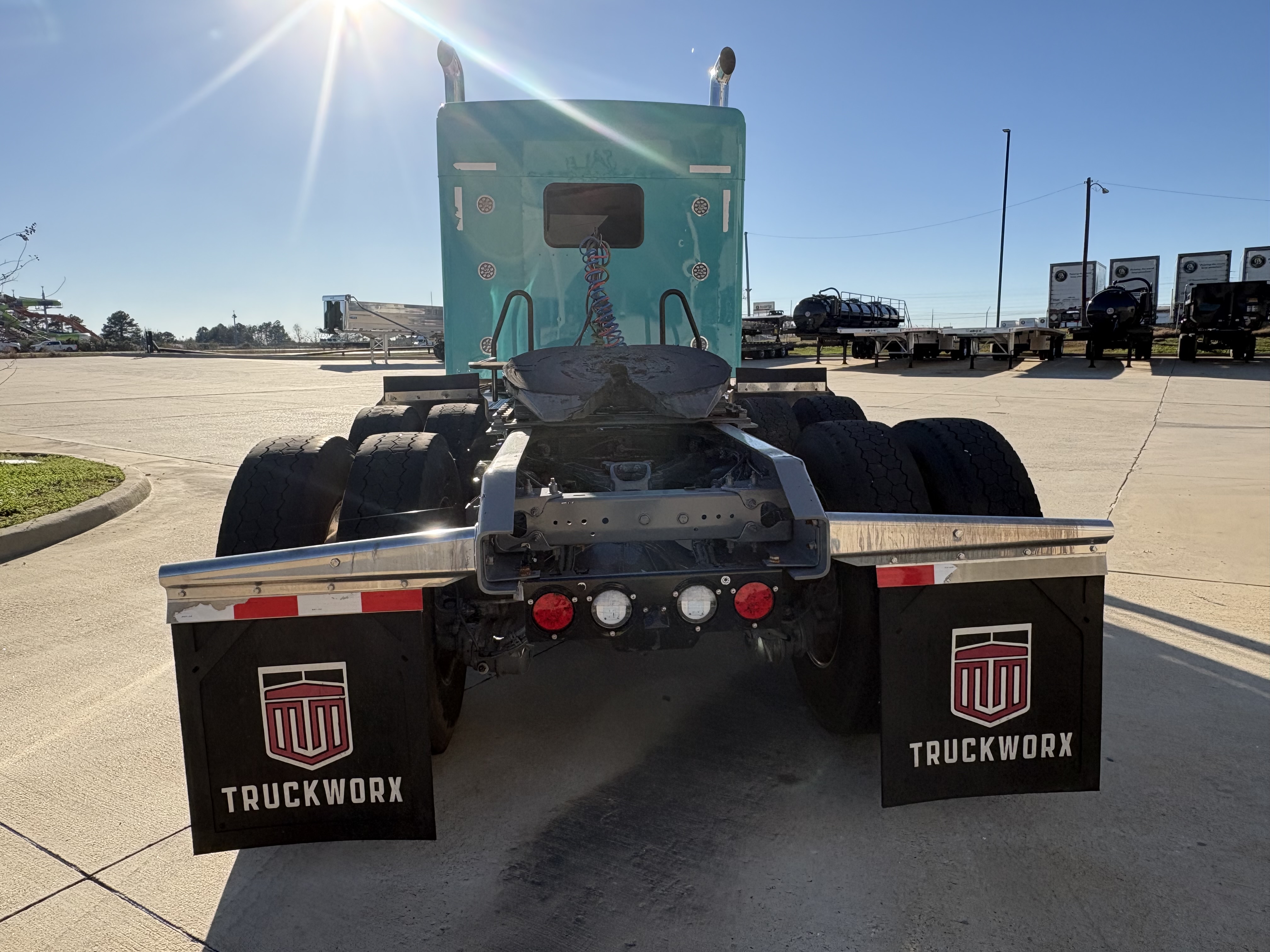 2023 Kenworth W900 - image 3