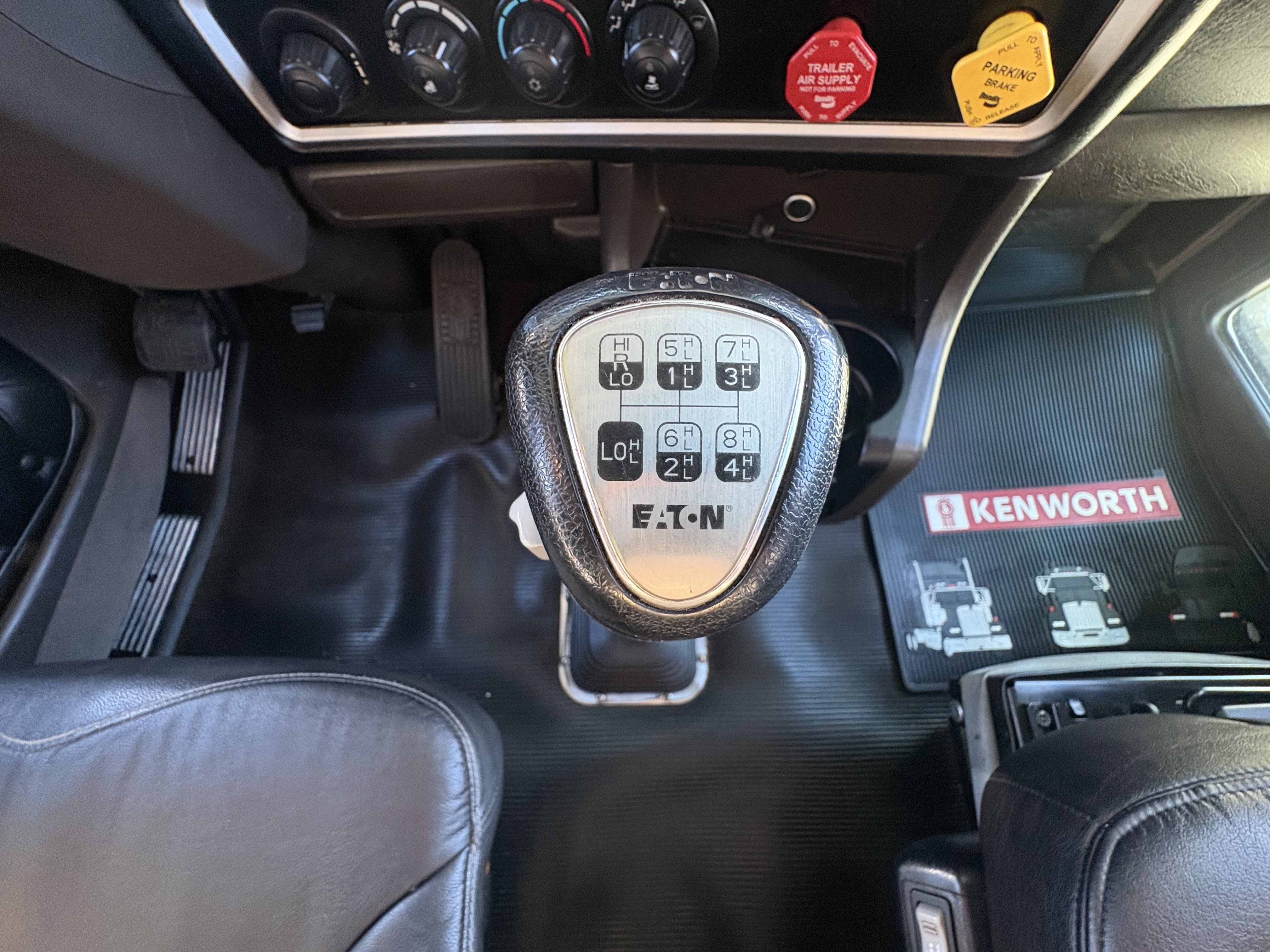 2023 Kenworth W900 - image 10