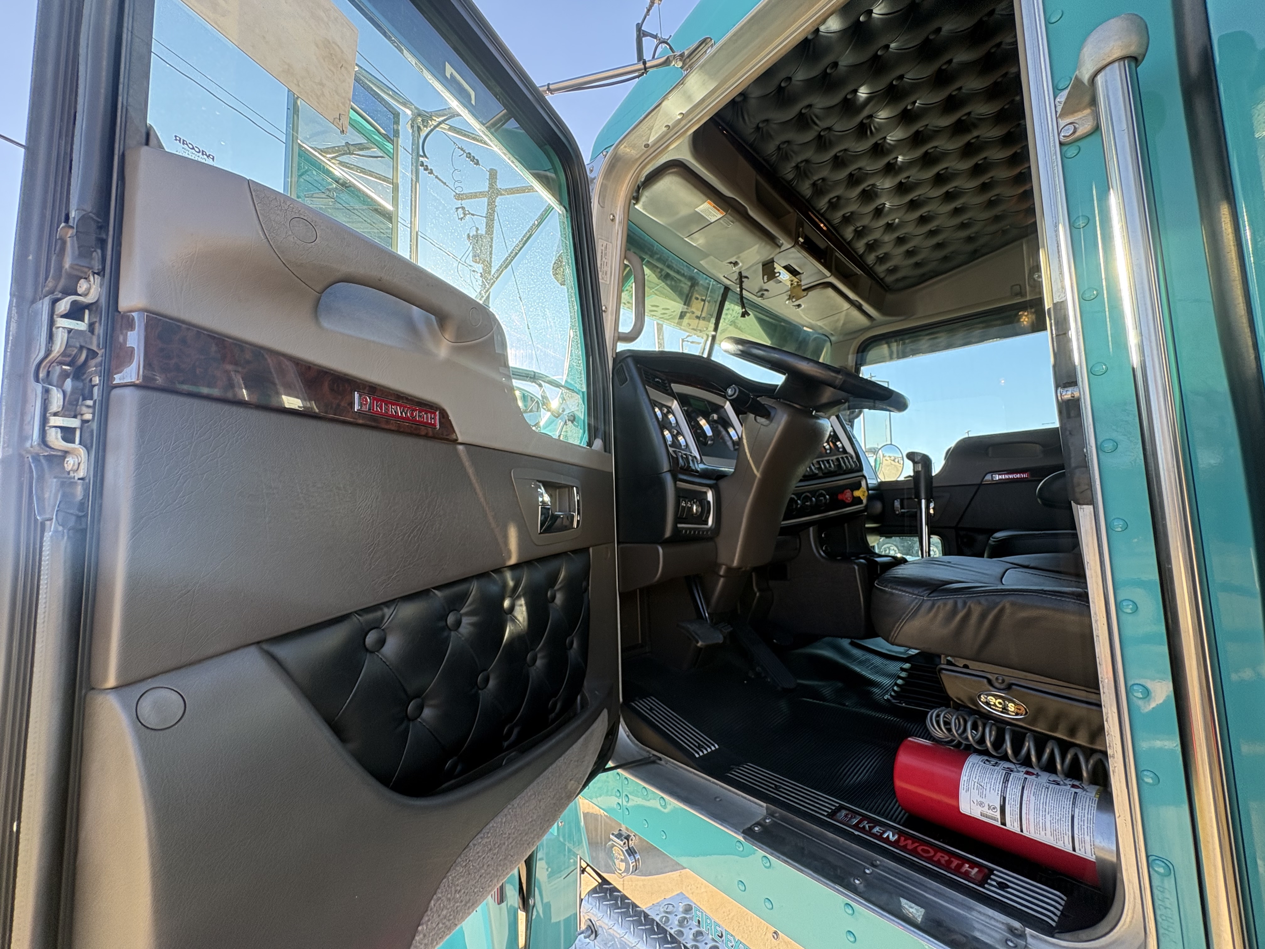 2023 Kenworth W900 - image 8