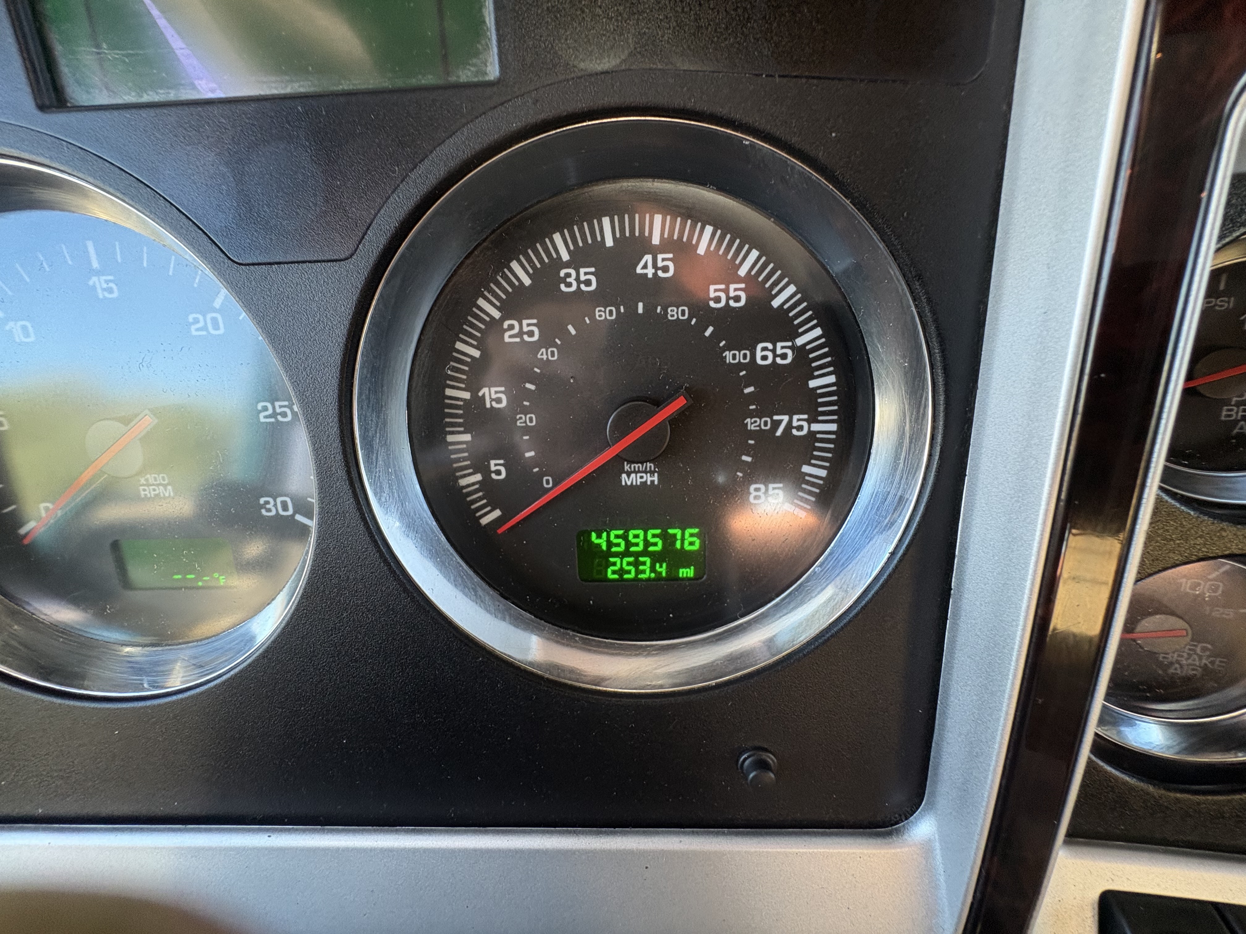 2023 Kenworth W900 - image 12