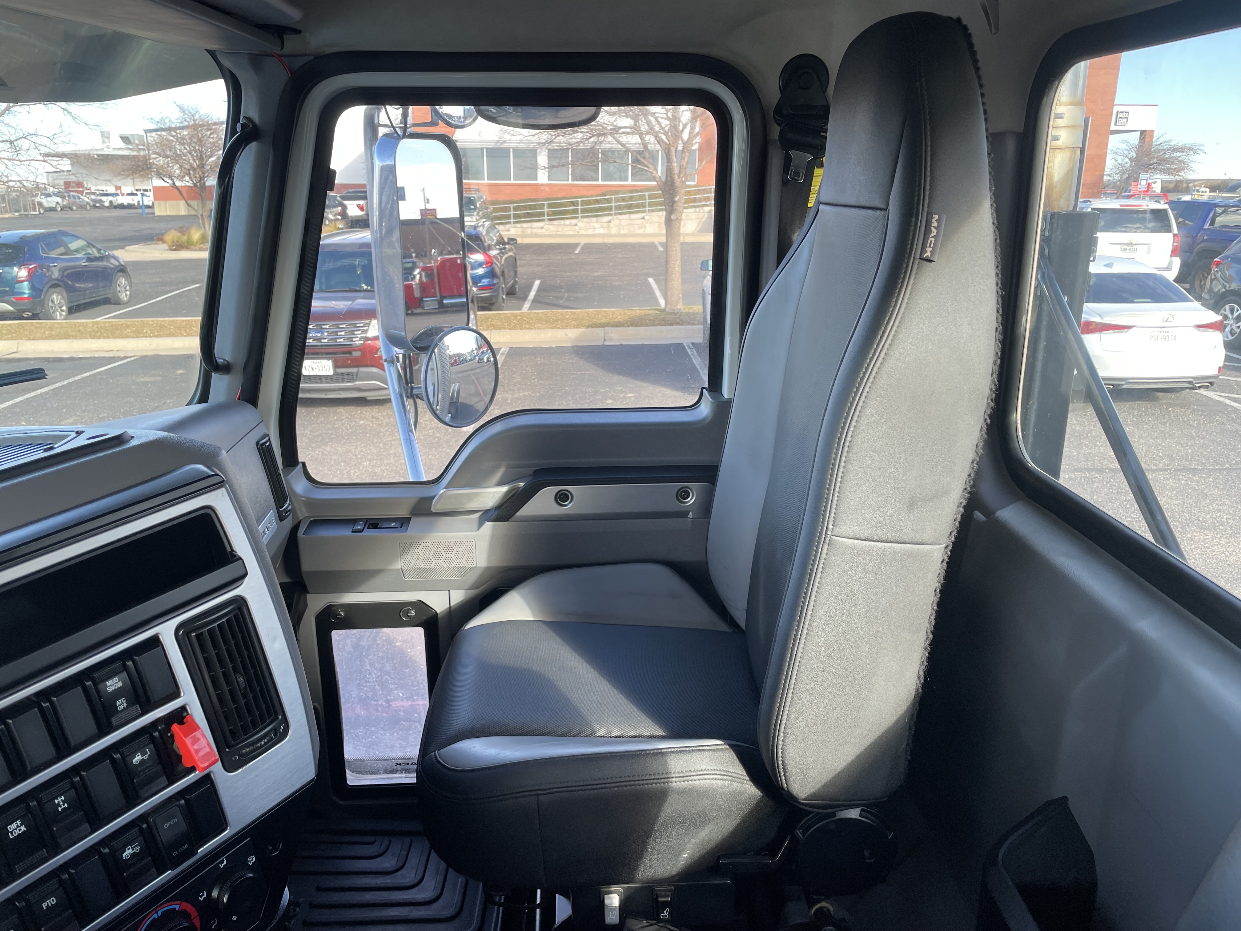 2021 Mack - image 17