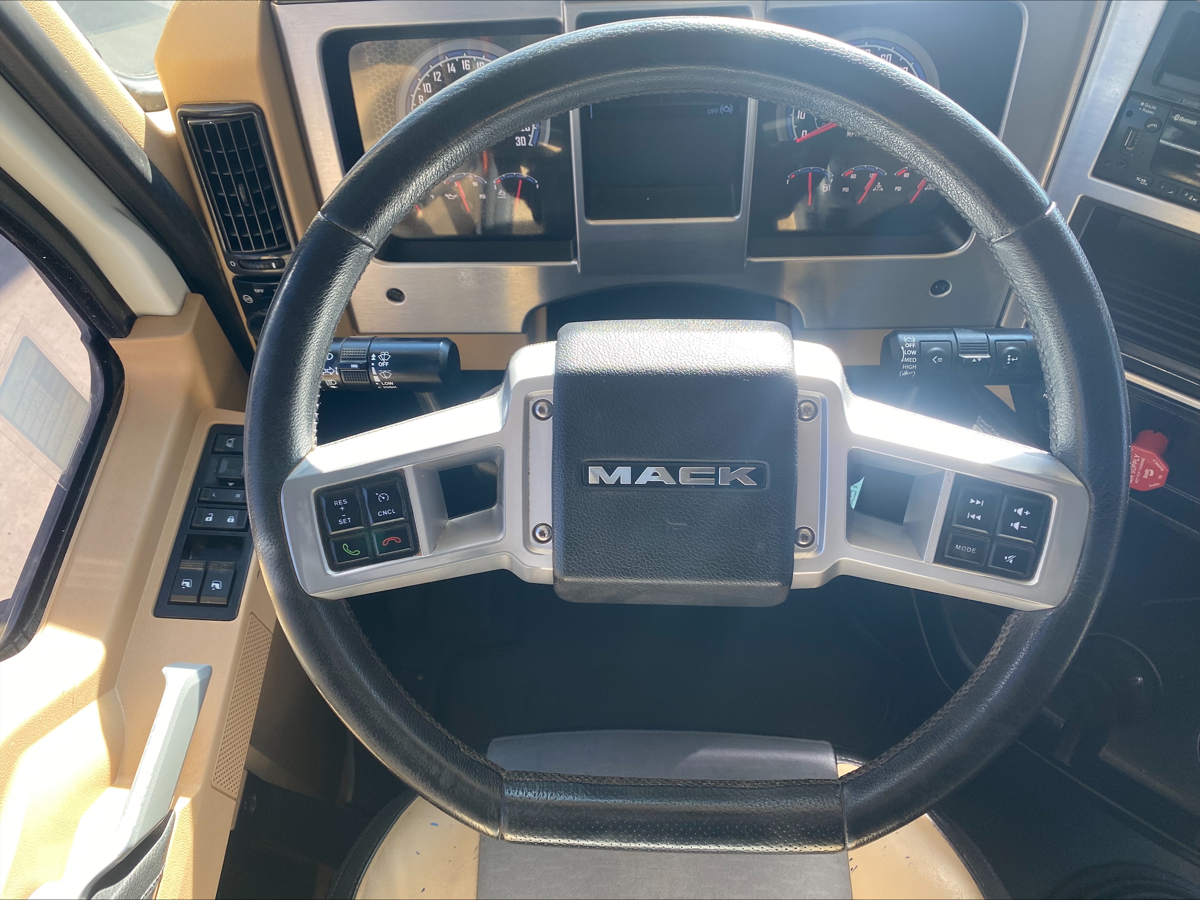 2023 Mack - image 17