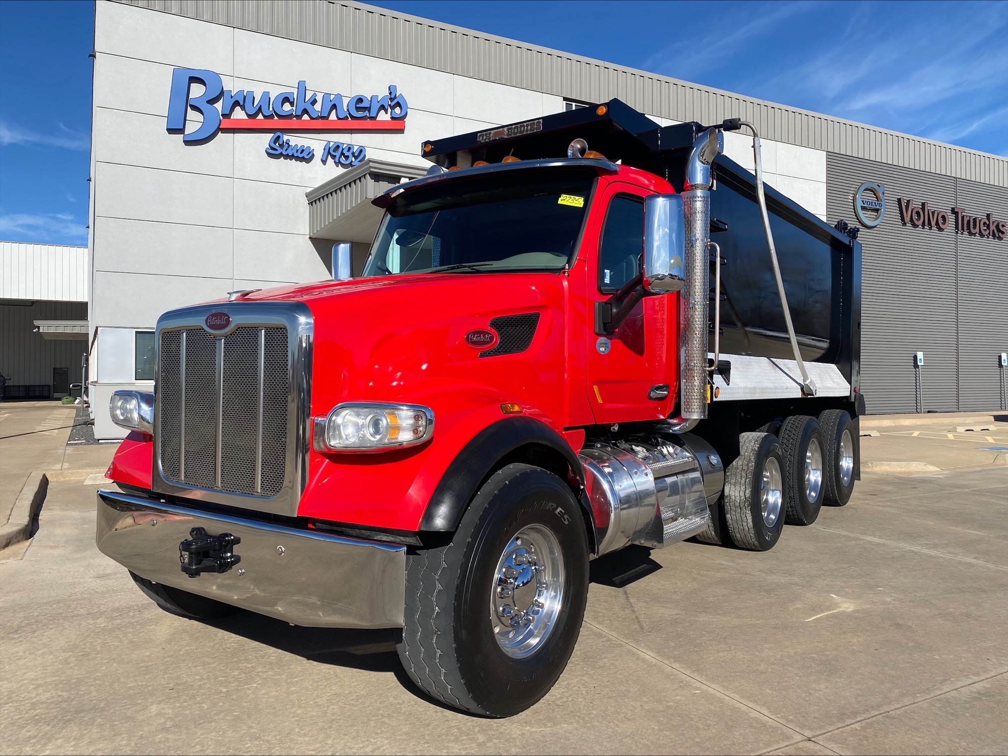 2021 Peterbilt 567 - image 1