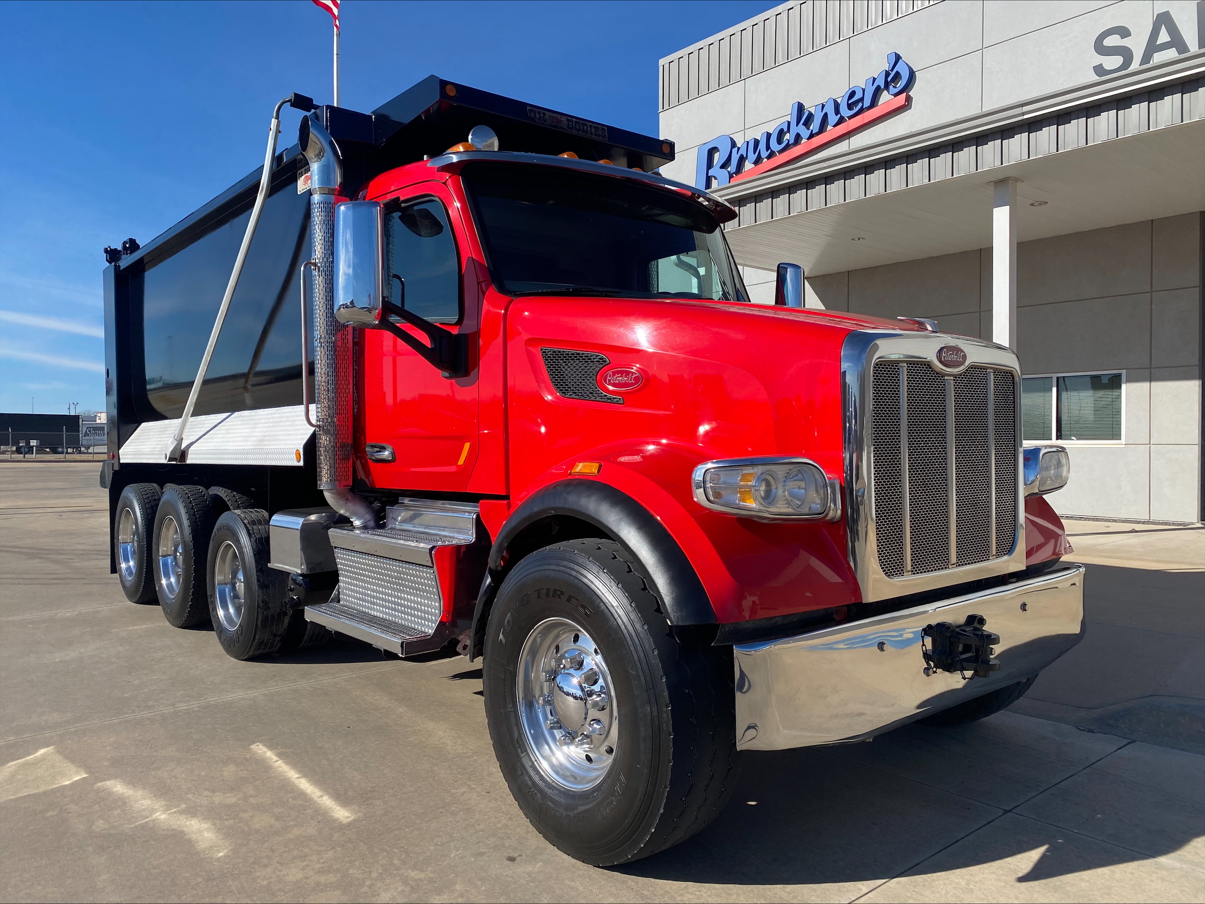 2021 Peterbilt 567 - image 3