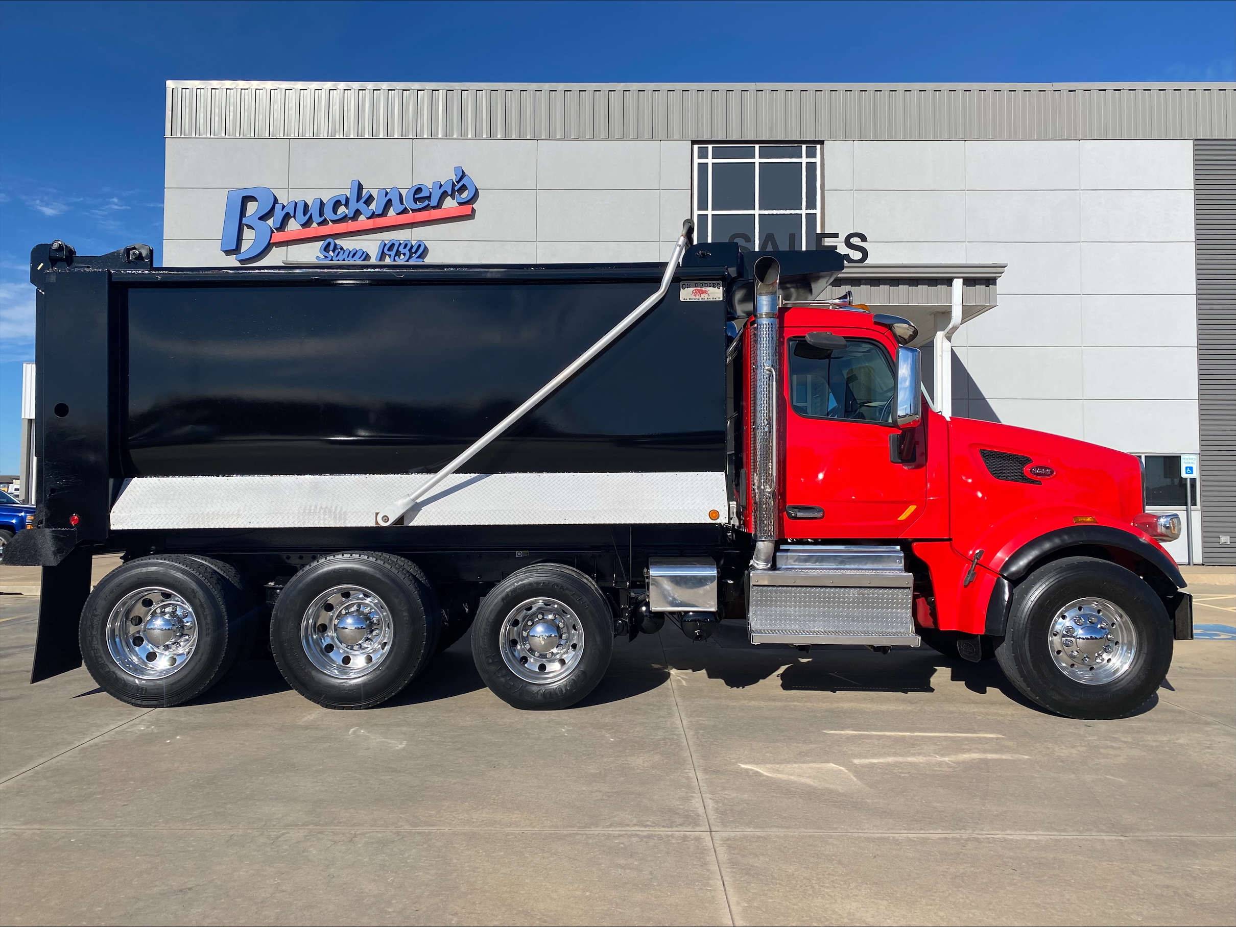 2021 Peterbilt 567 - image 4