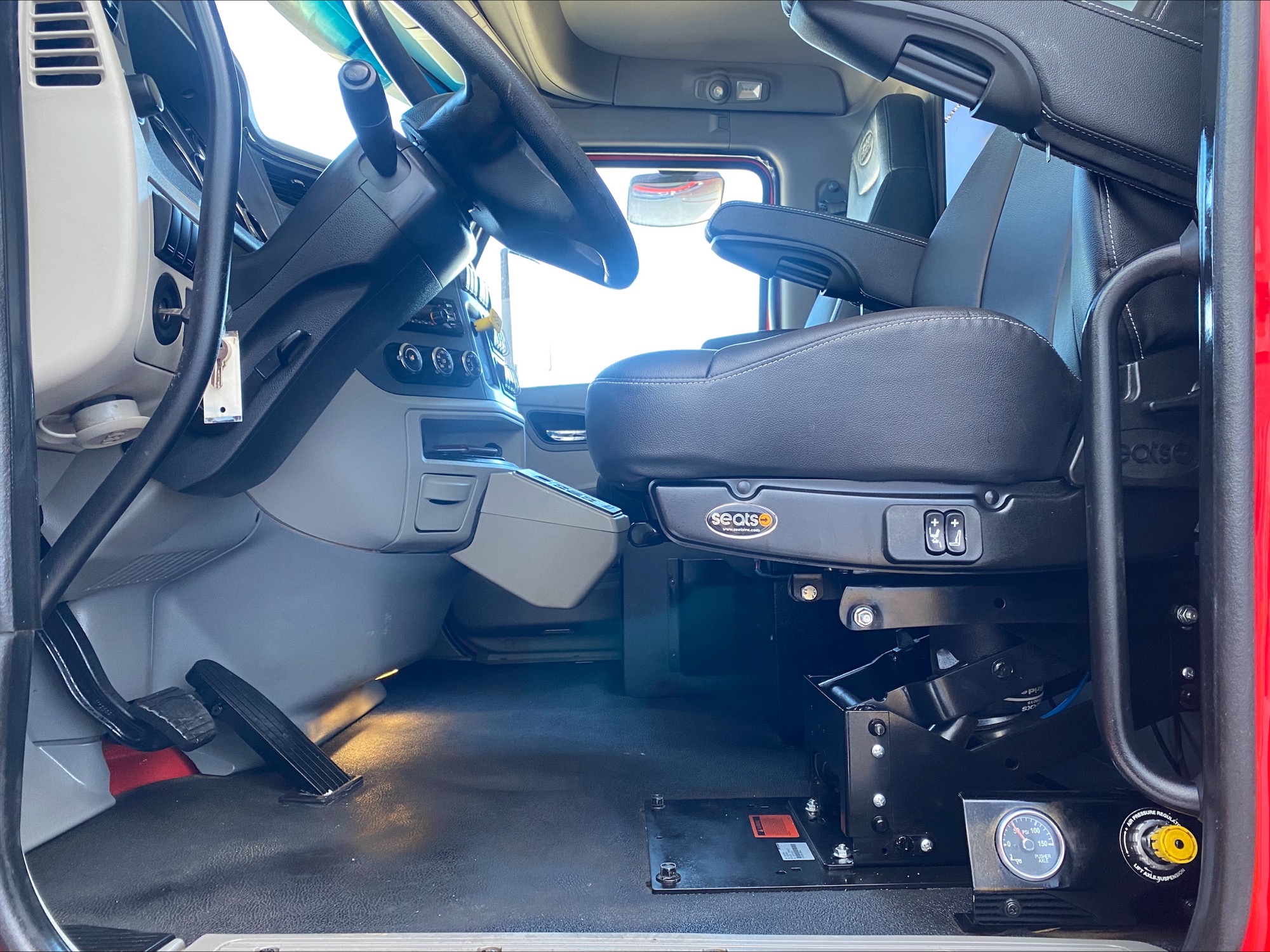 2021 Peterbilt 567 - image 12