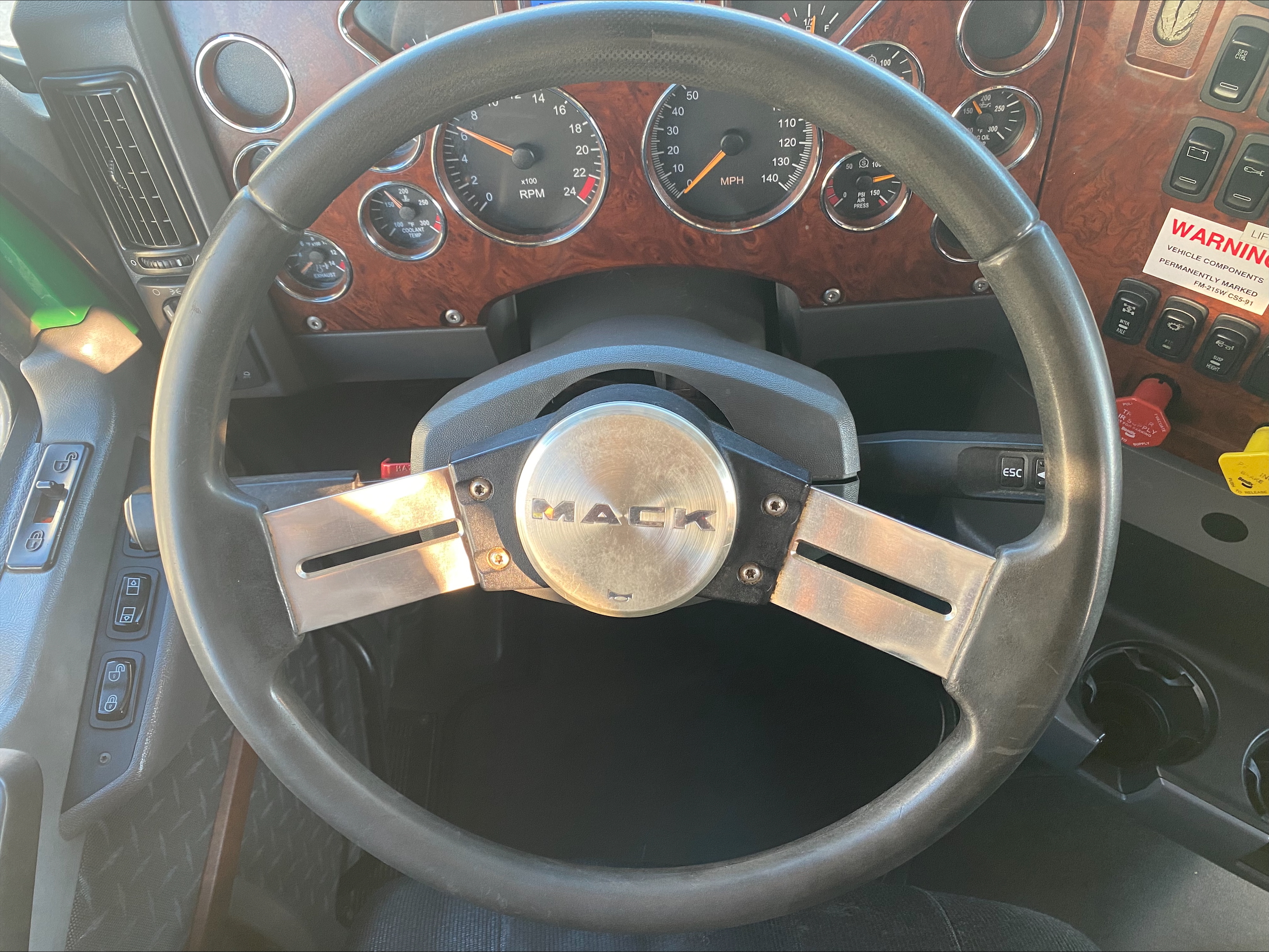 2018 Mack - image 17