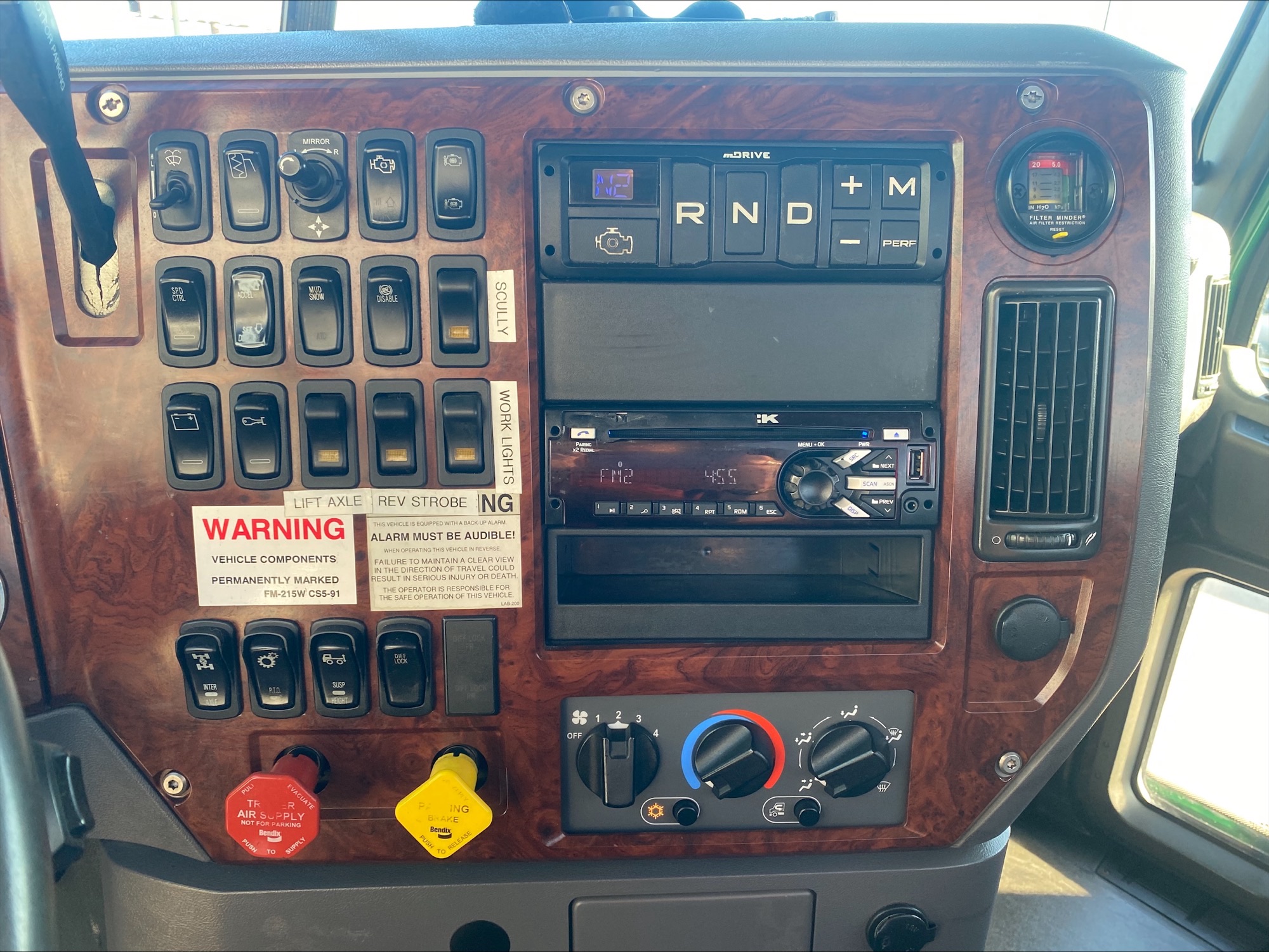 2018 Mack - image 18