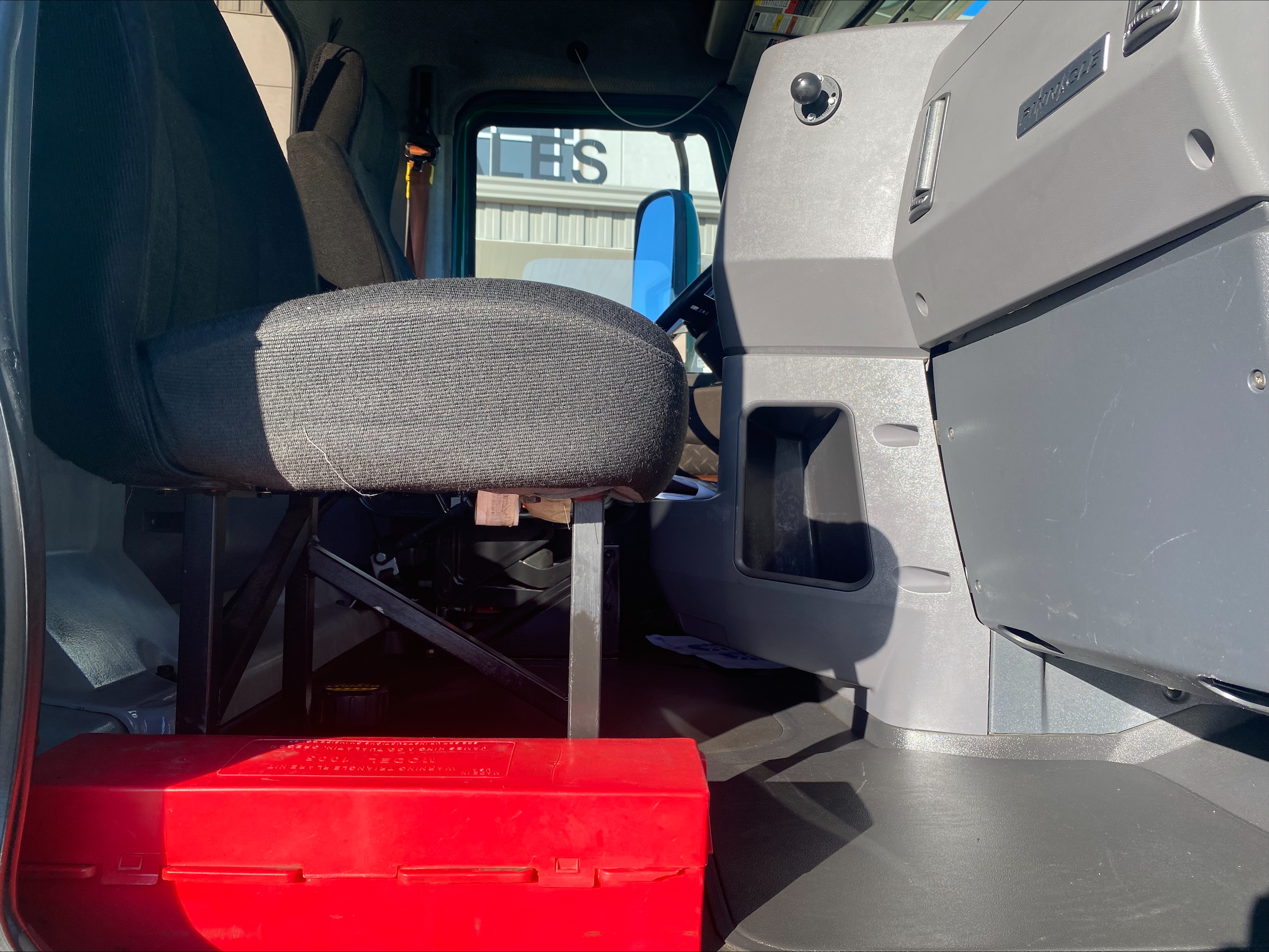 2018 Mack - image 14