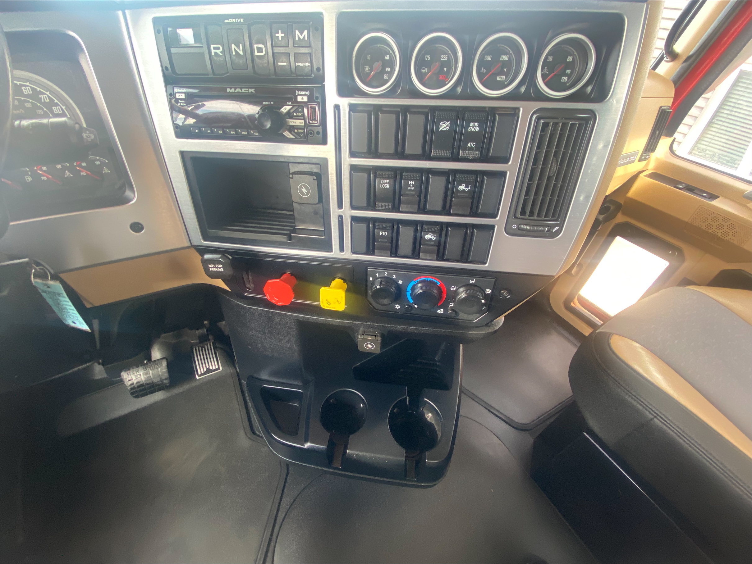 2020 Mack - image 19