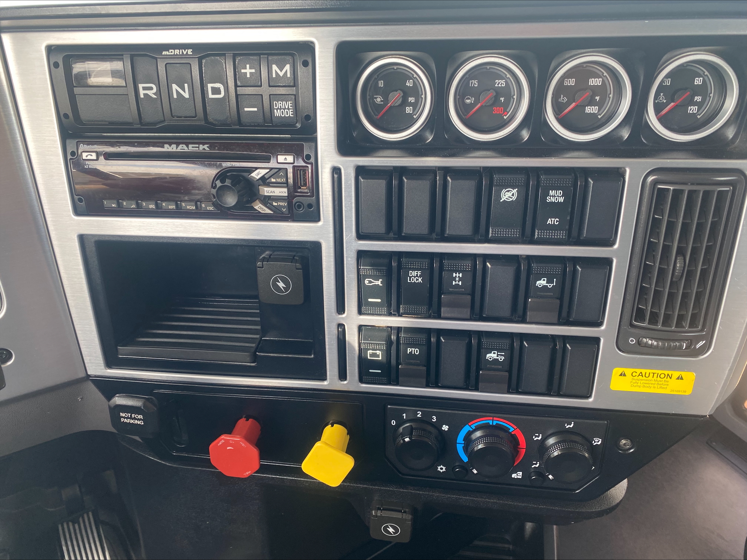 2021 Mack - image 18