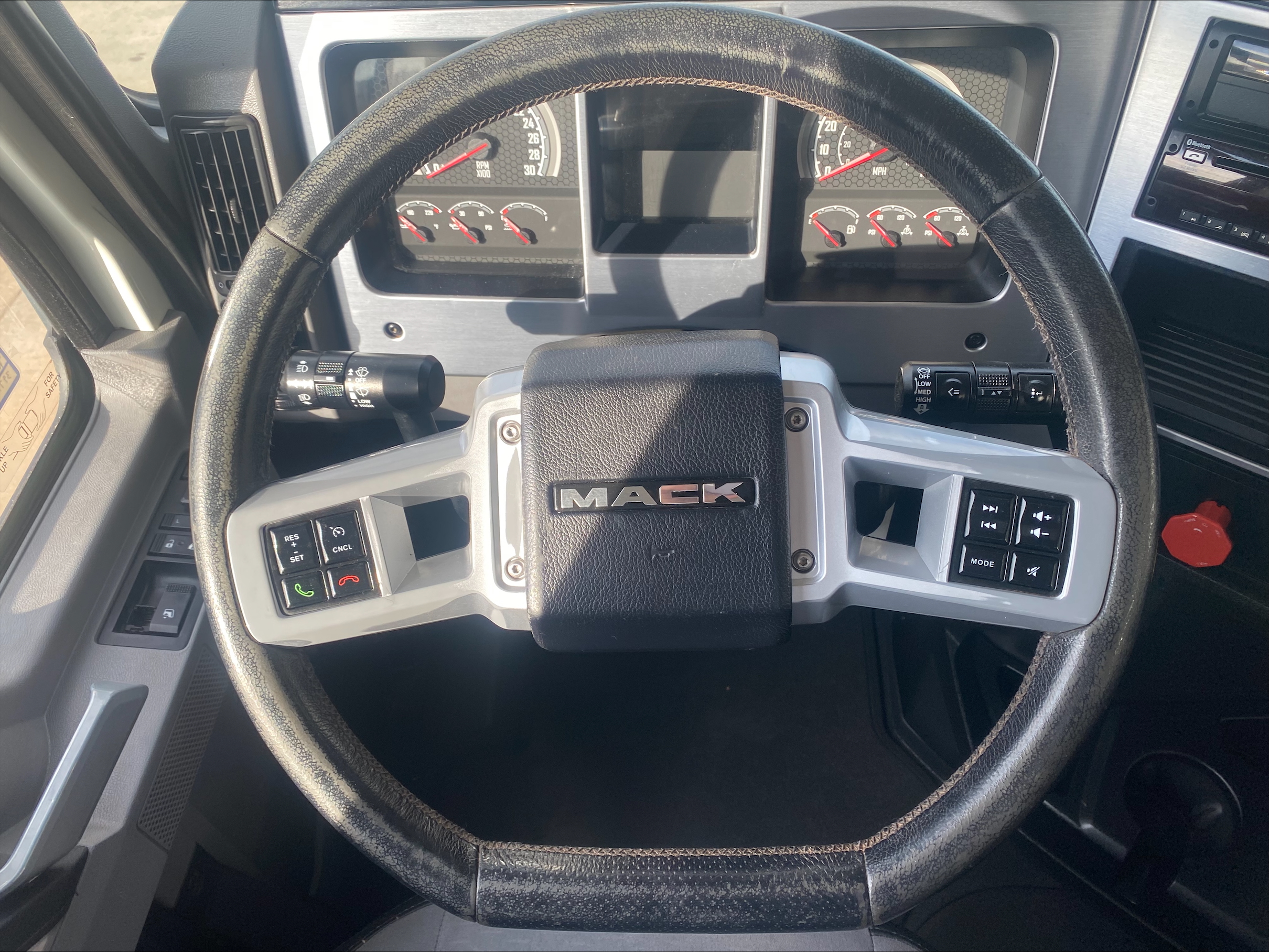 2021 Mack - image 17