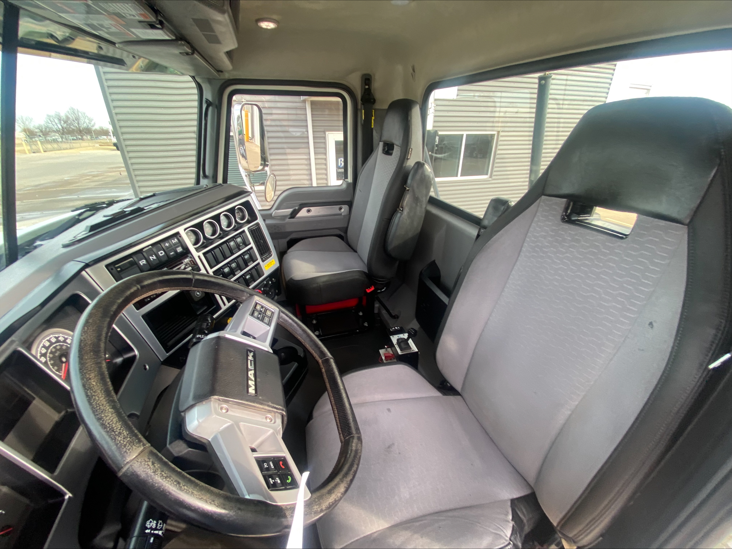 2021 Mack - image 13