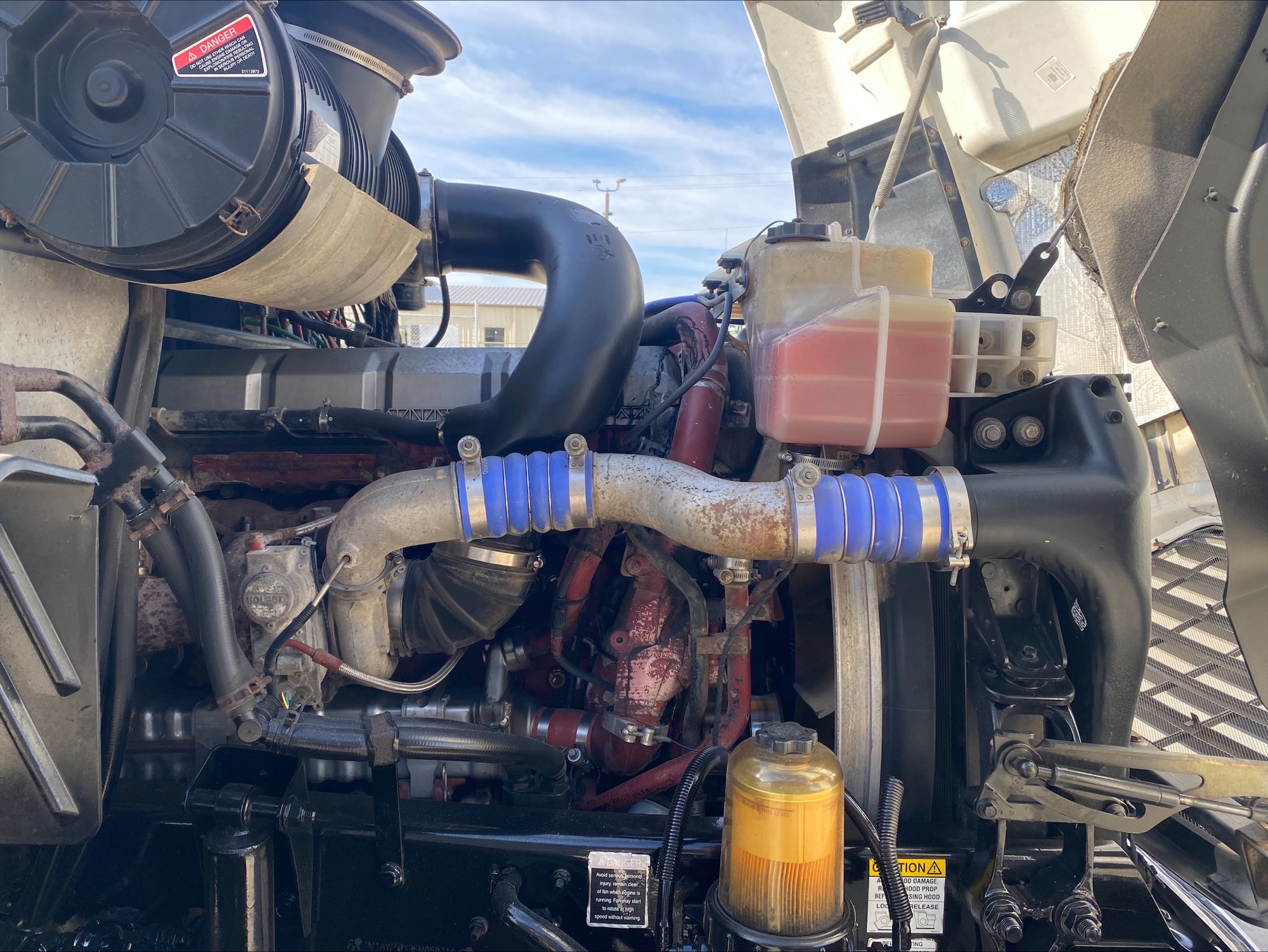 2015 Mack Pinnacle - image 10