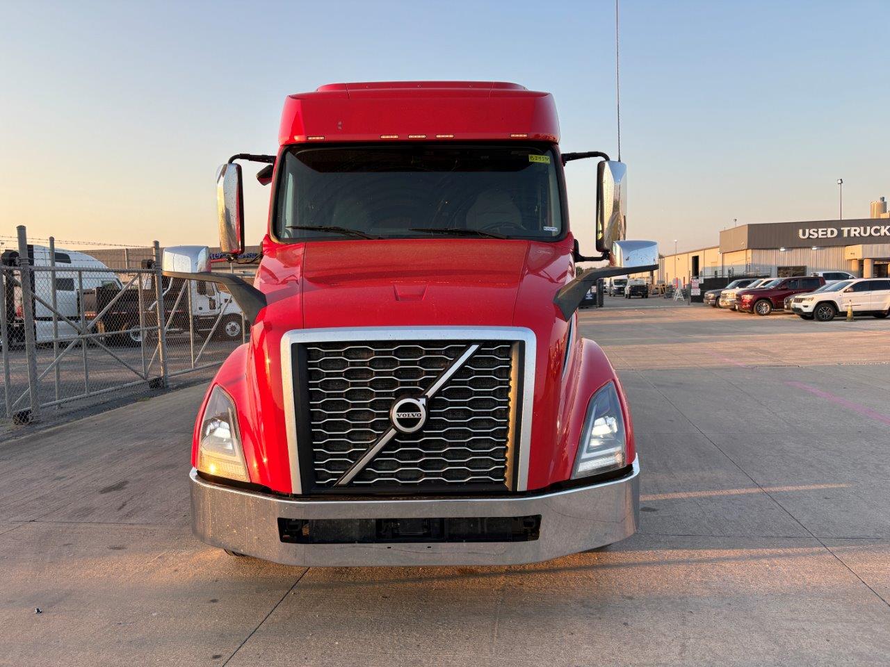 2022 Volvo - image 2