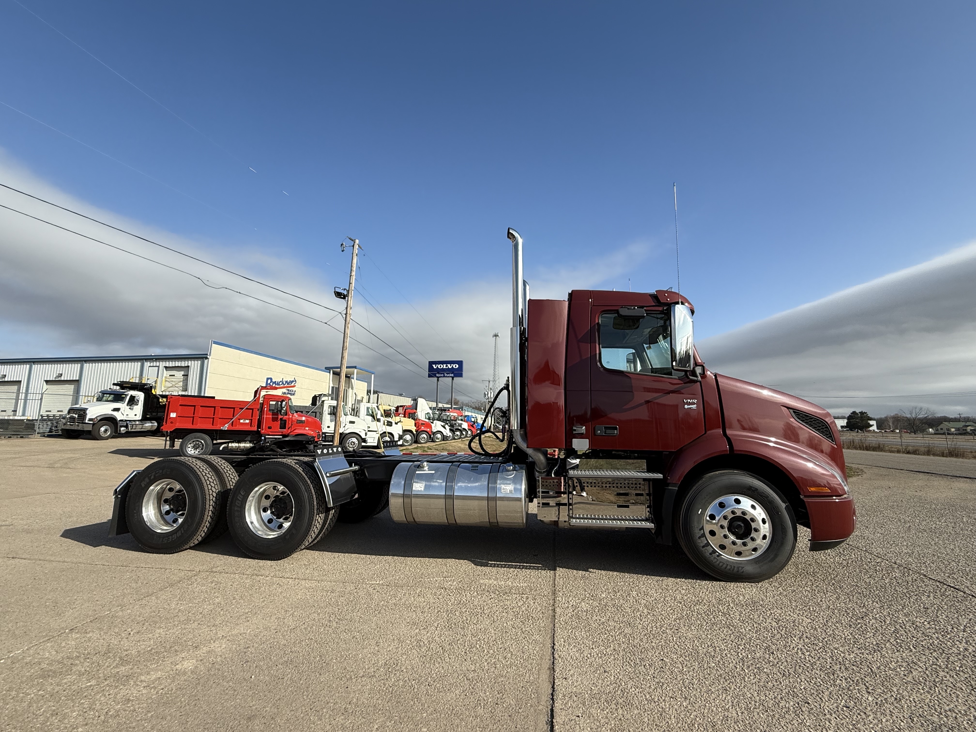 2026 Volvo - image 2