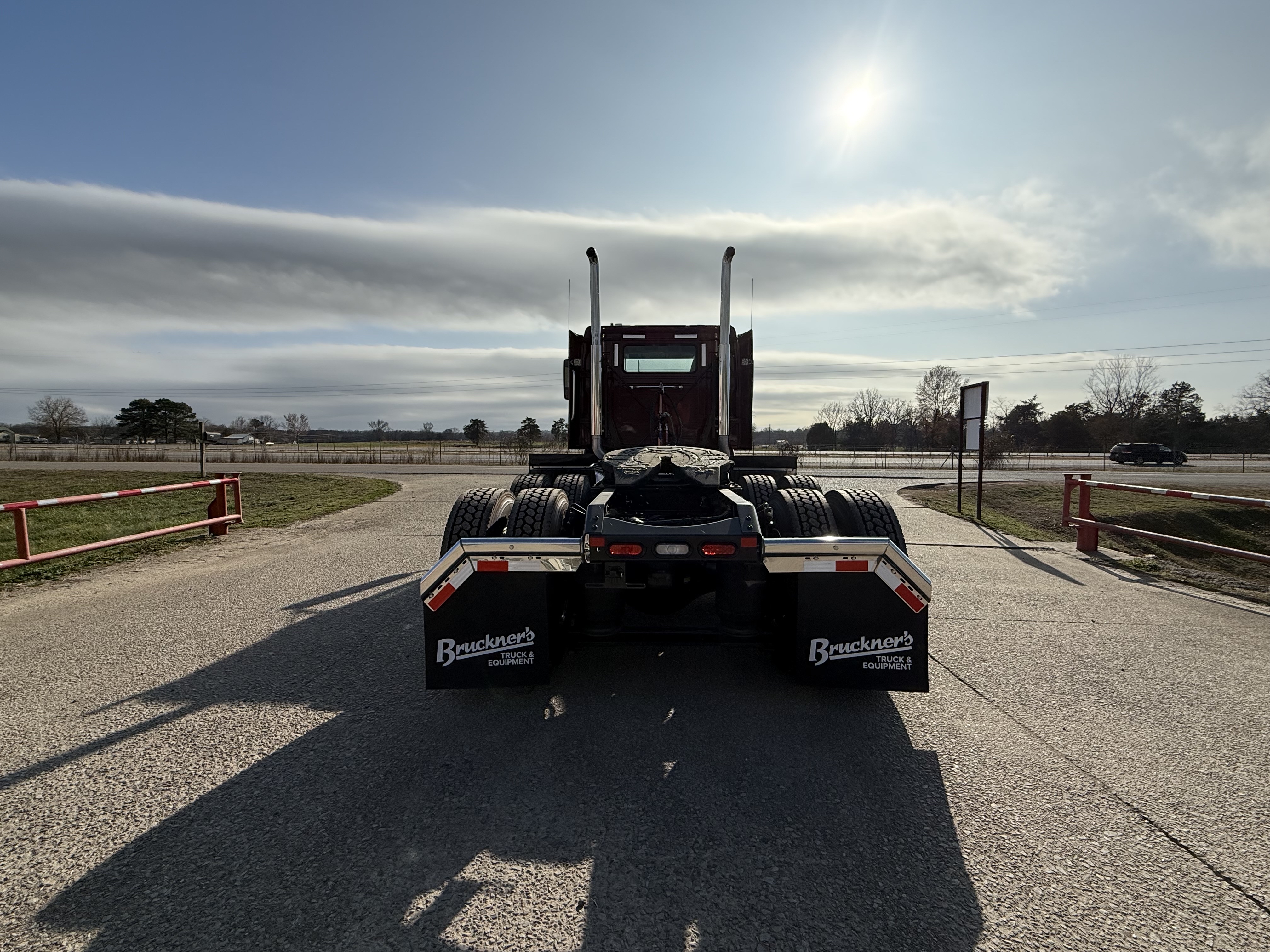 2026 Volvo - image 3