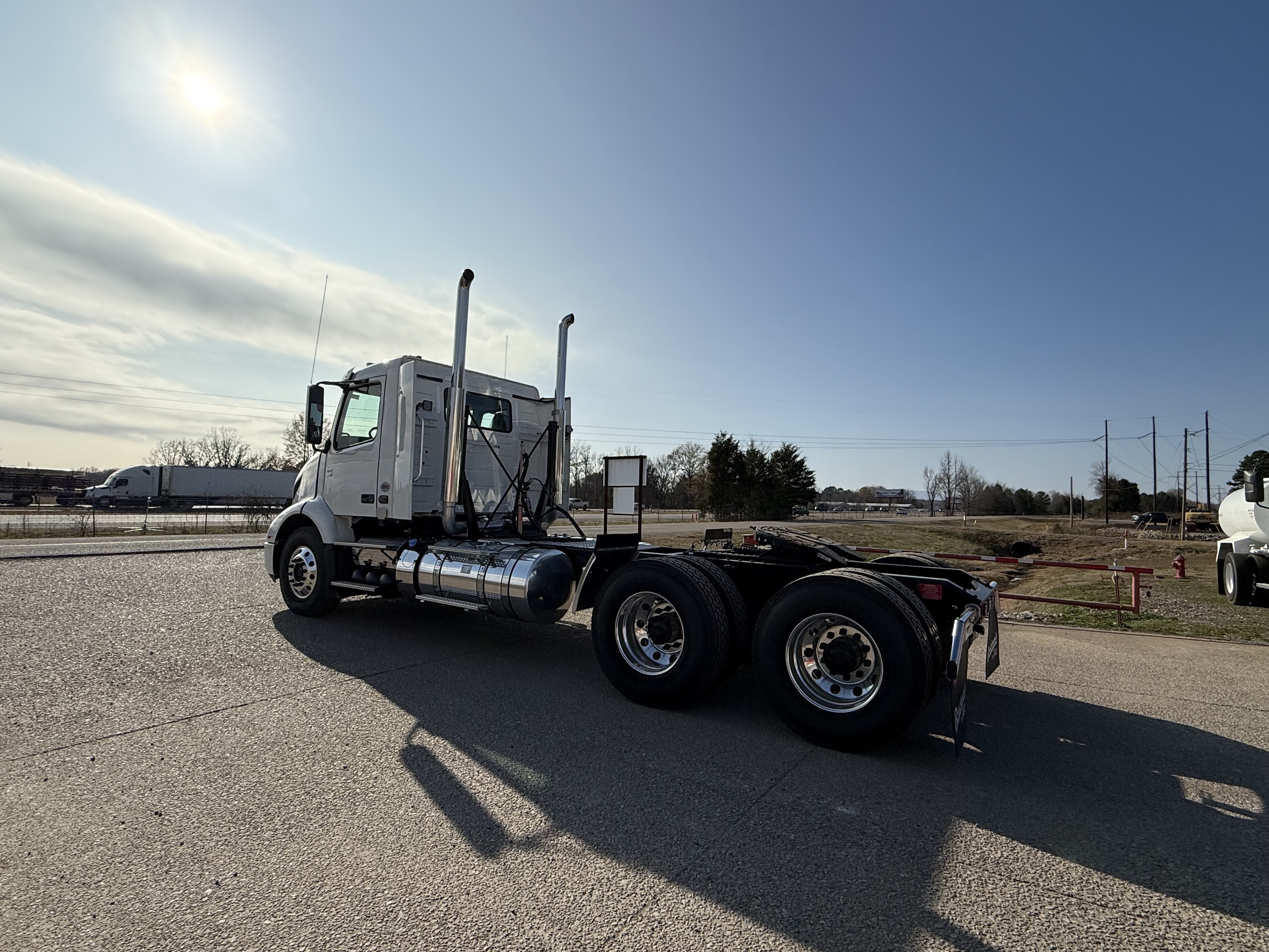 2026 Volvo - image 5