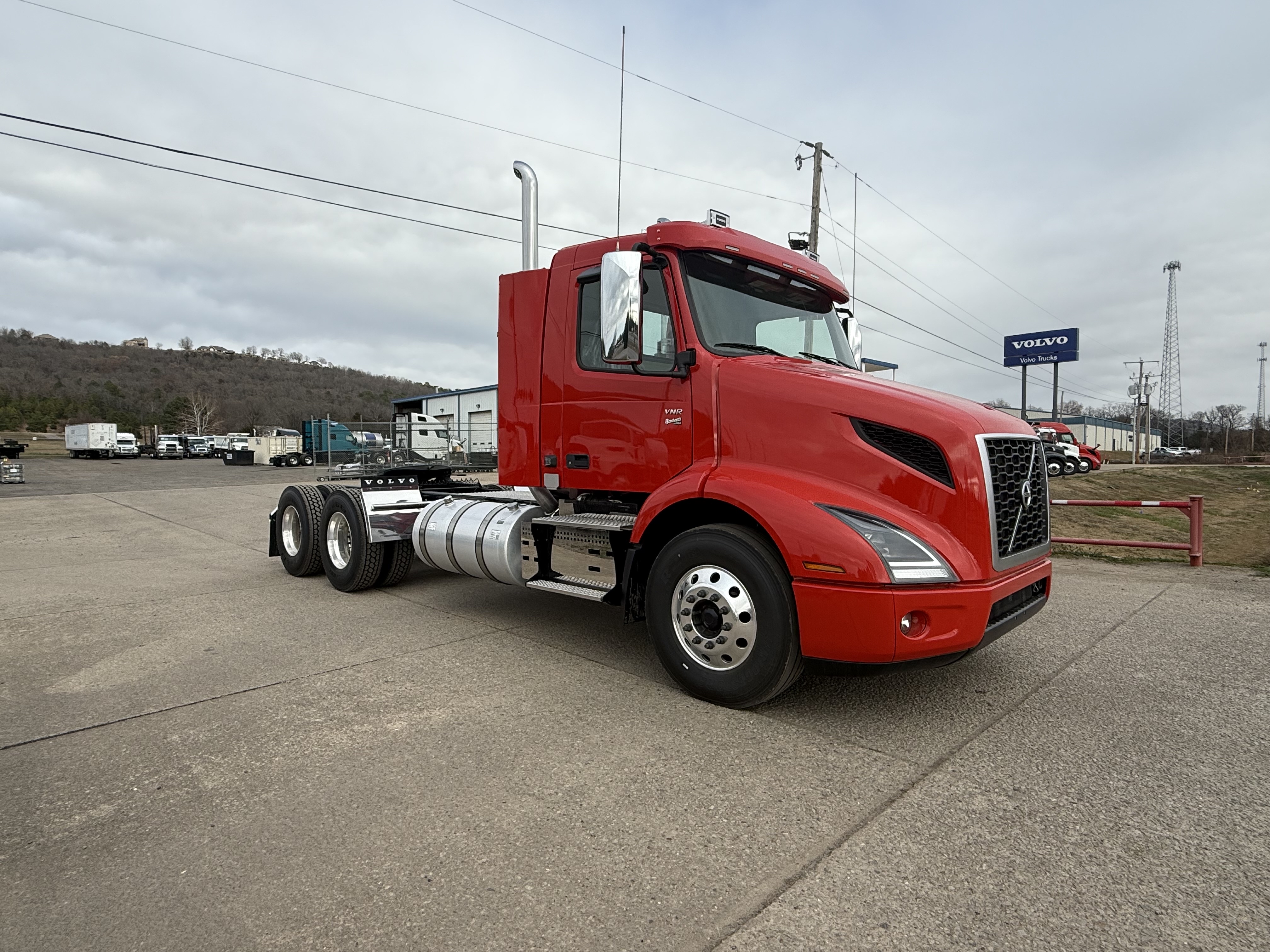 2026 Volvo - image 7