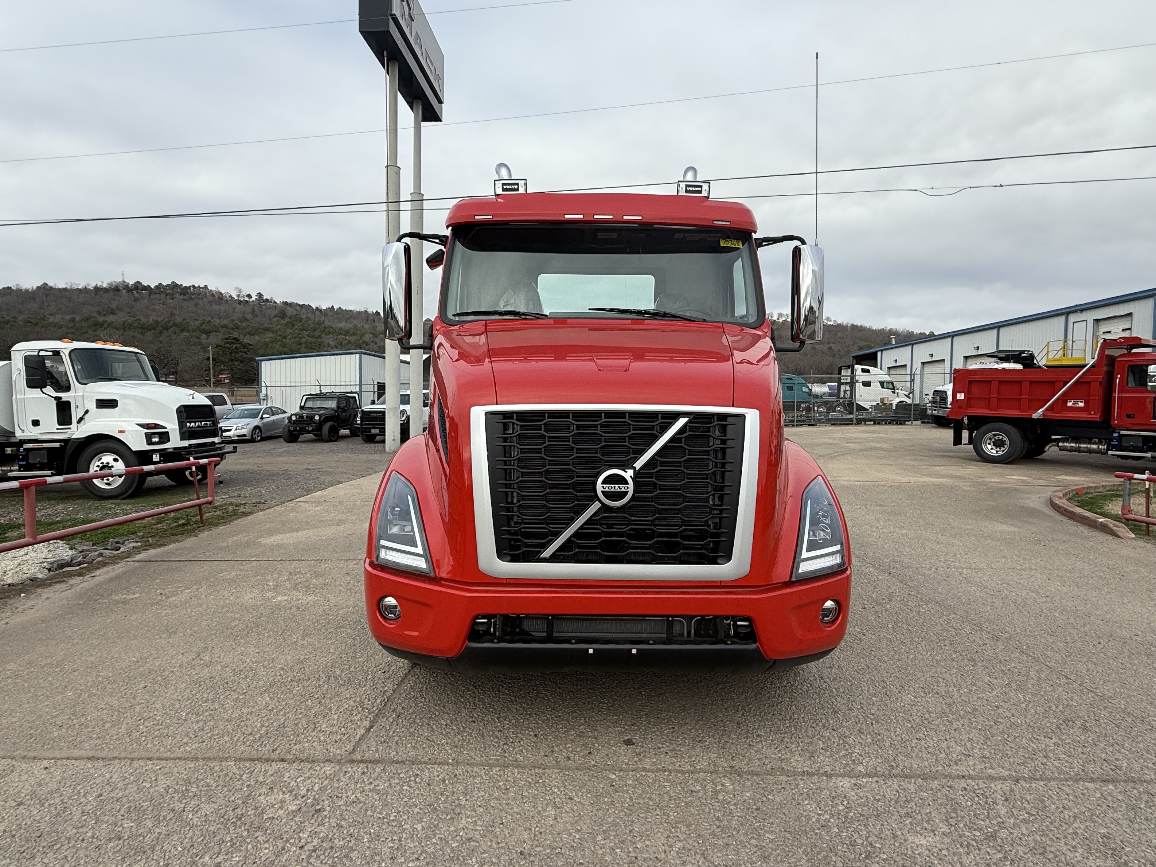 2026 Volvo - image 3