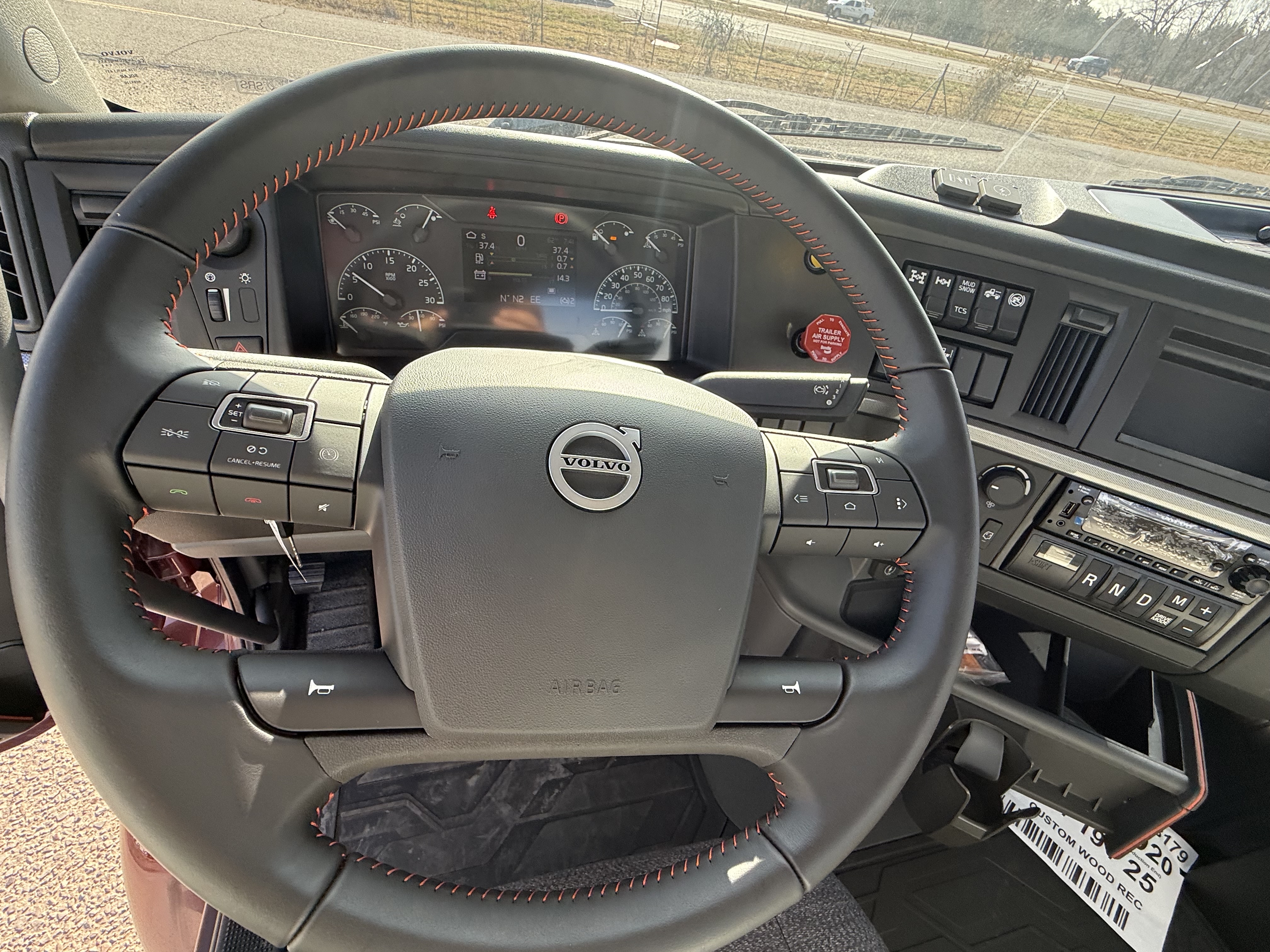 2026 Volvo - image 5