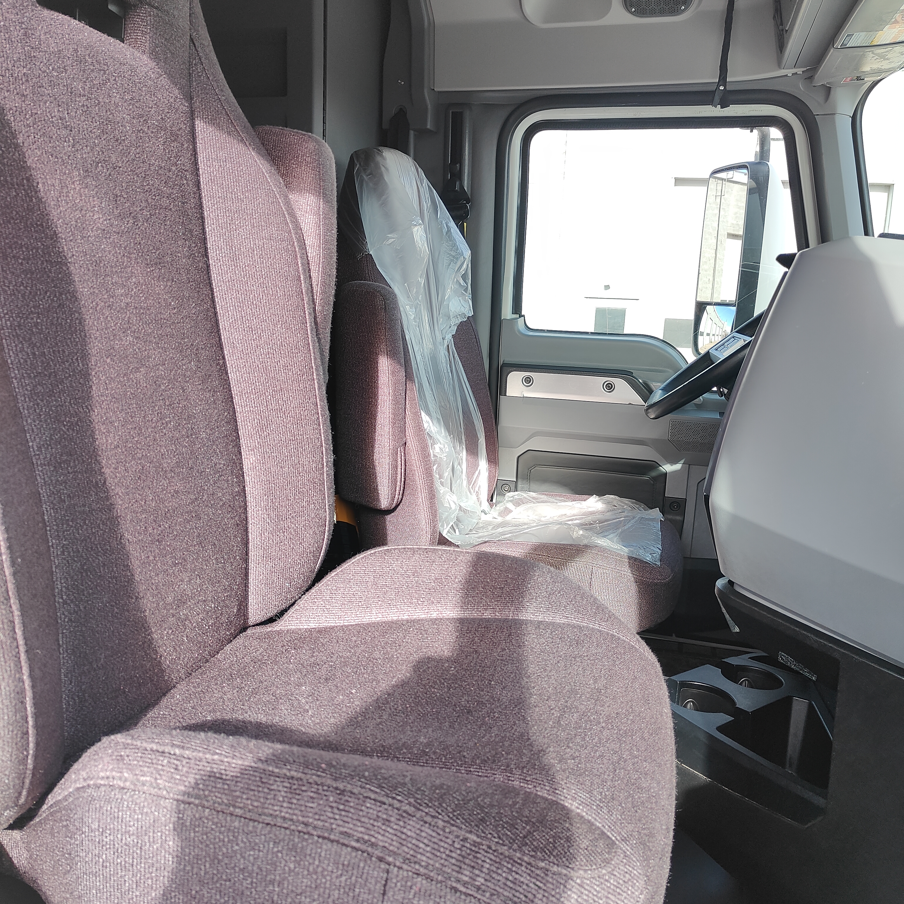 2020 Mack Anthem - image 13