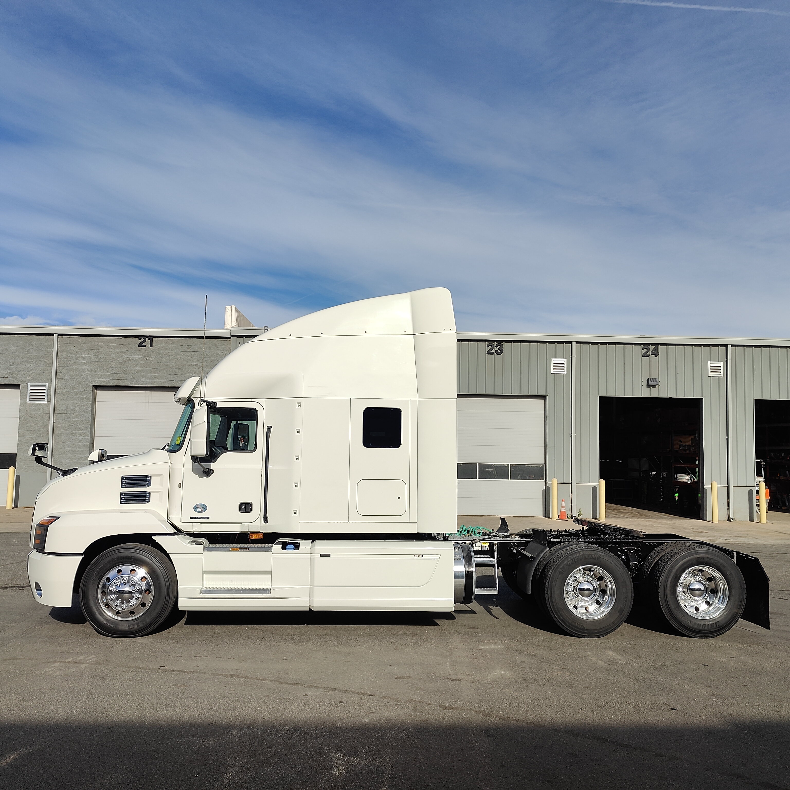 2020 Mack Anthem - image 2