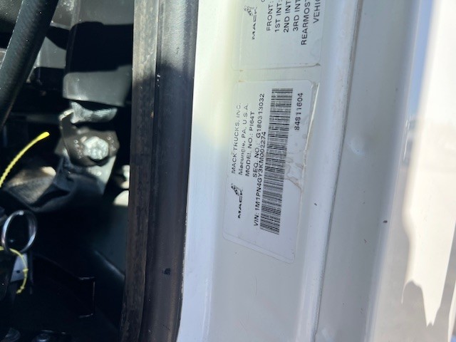 2019 Mack - image 11