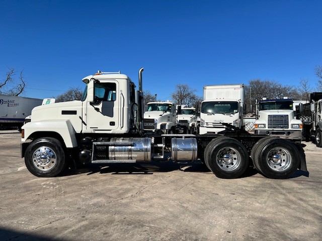 2019 Mack - image 4