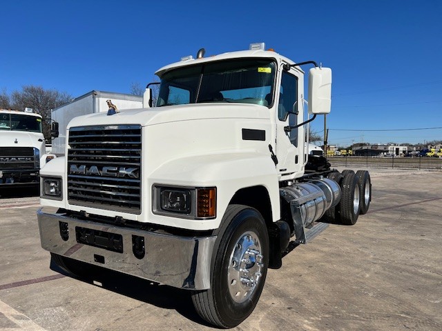2019 Mack - image 1