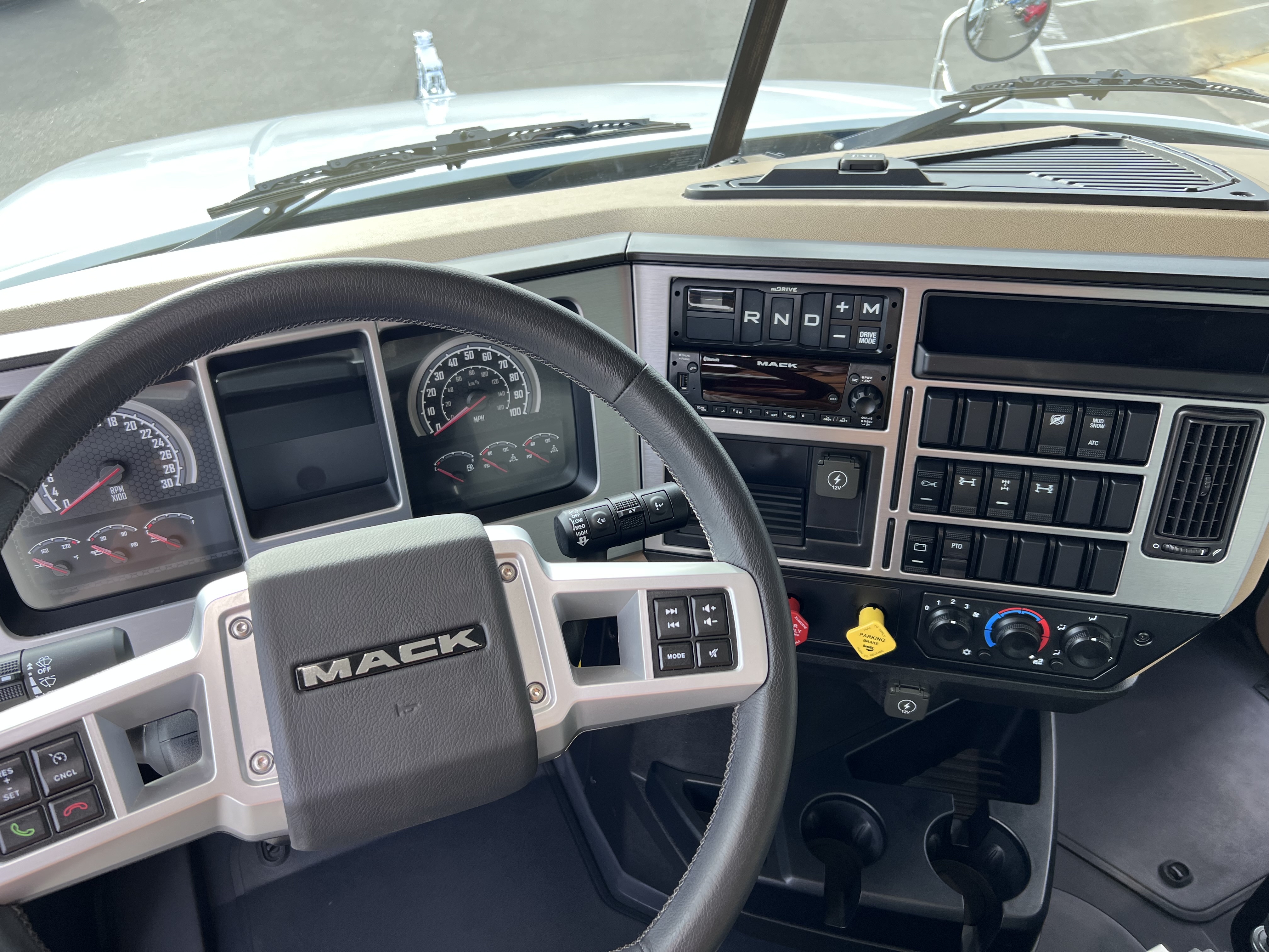 2026 Mack Granite - image 15