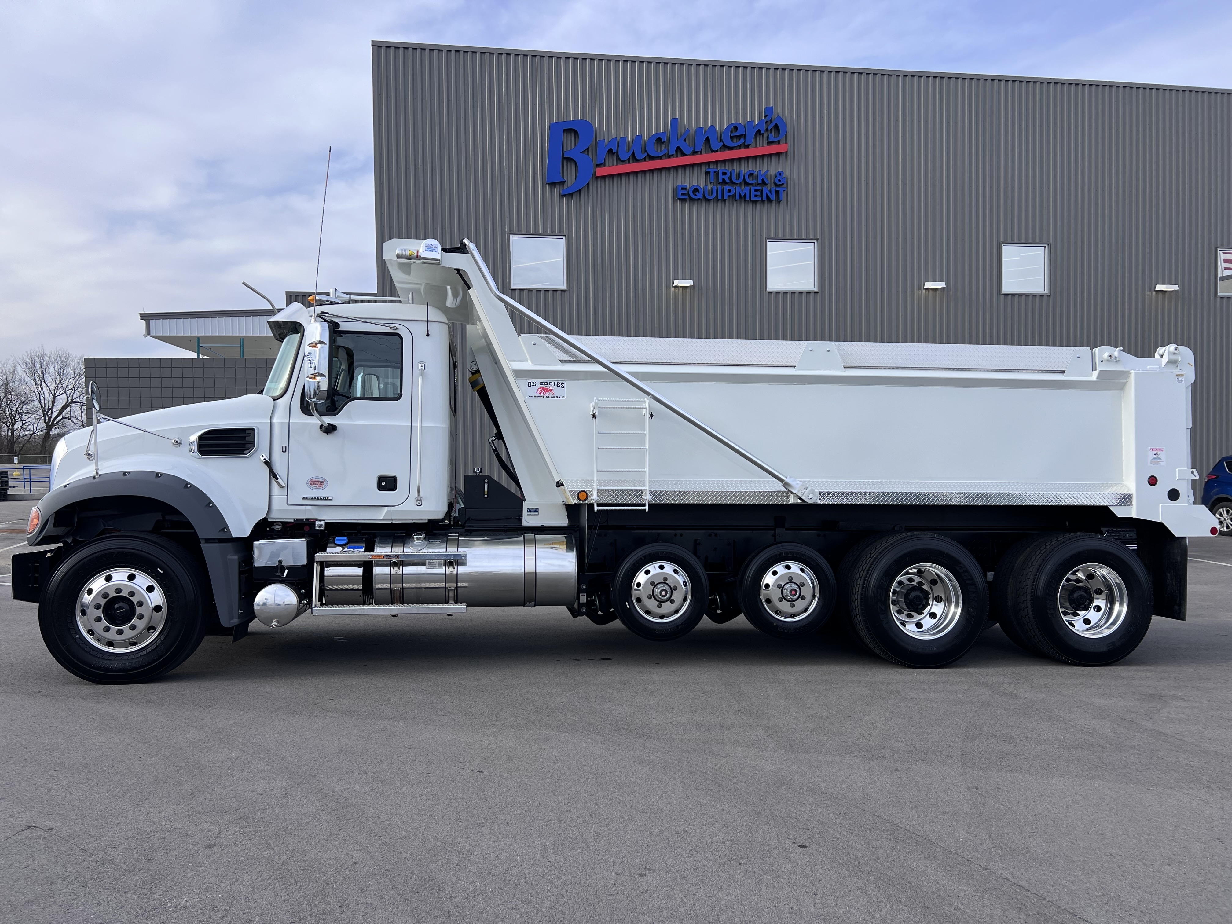 2026 Mack Granite - image 2