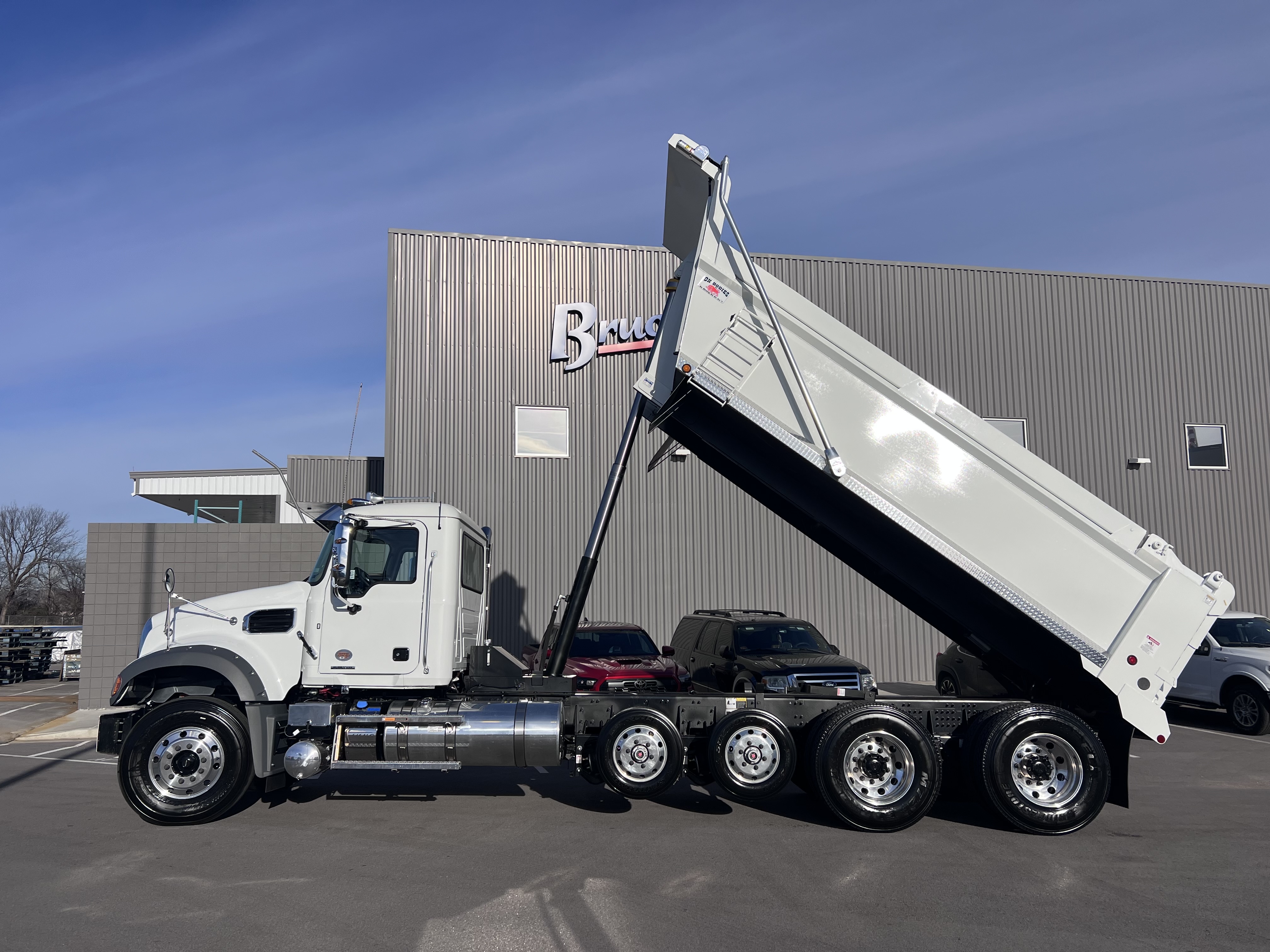 2026 Mack Granite - image 9