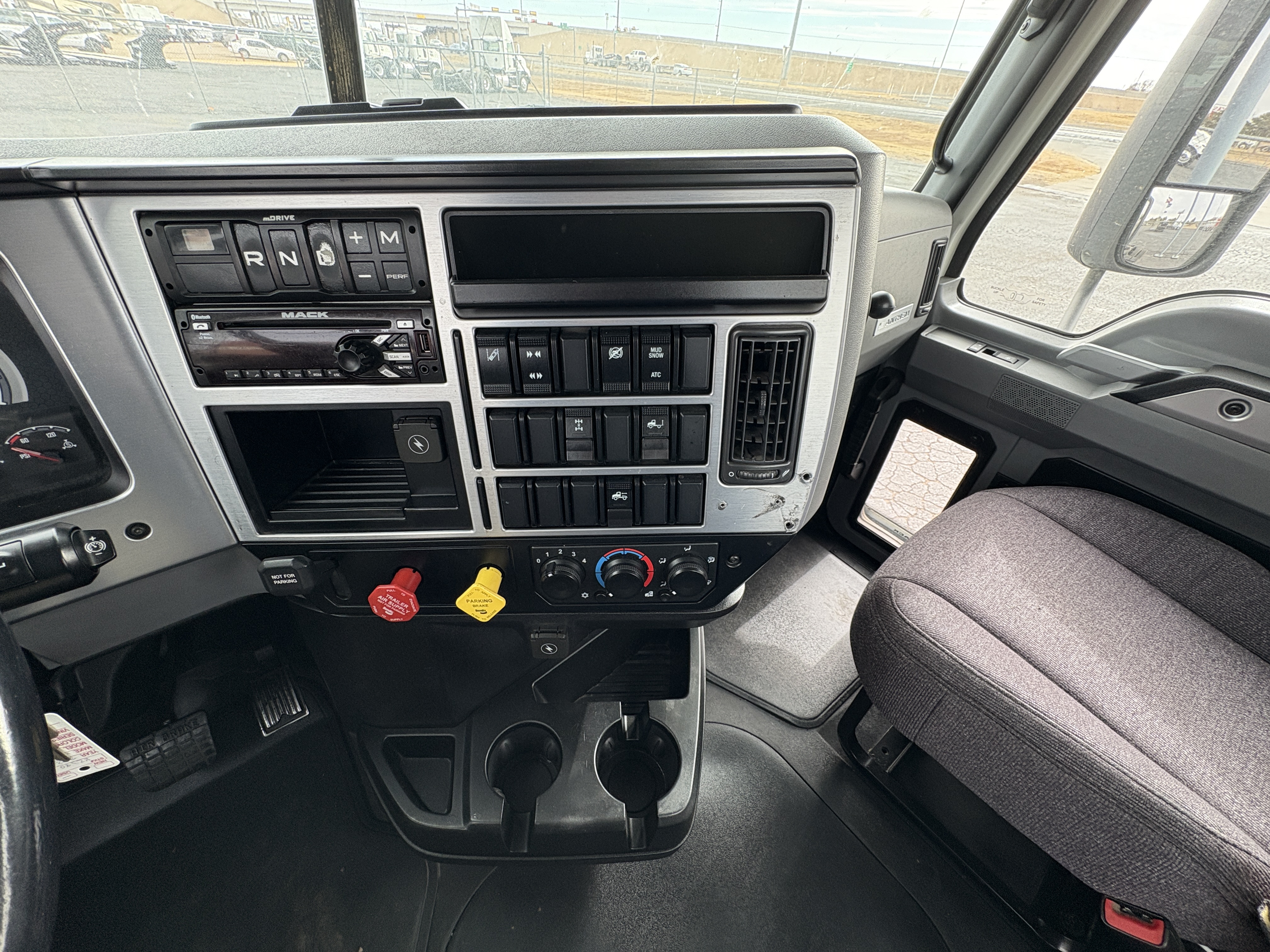 2020 Mack - image 14