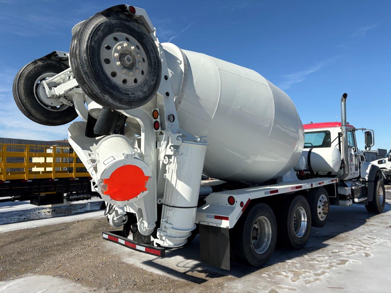 2021 Mack Granite - image 13