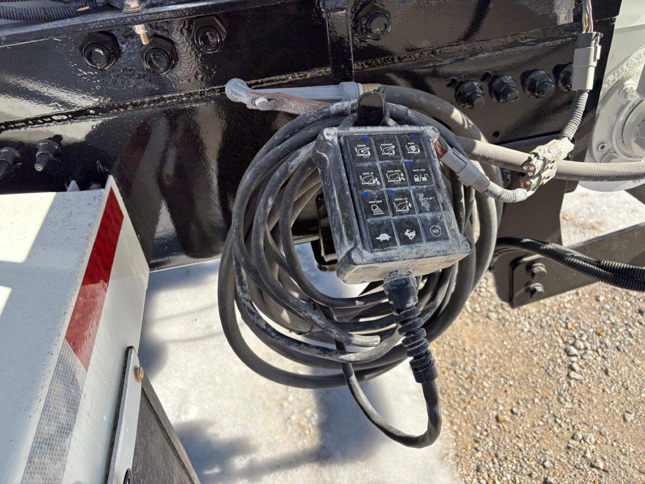 2021 Mack Granite - image 16