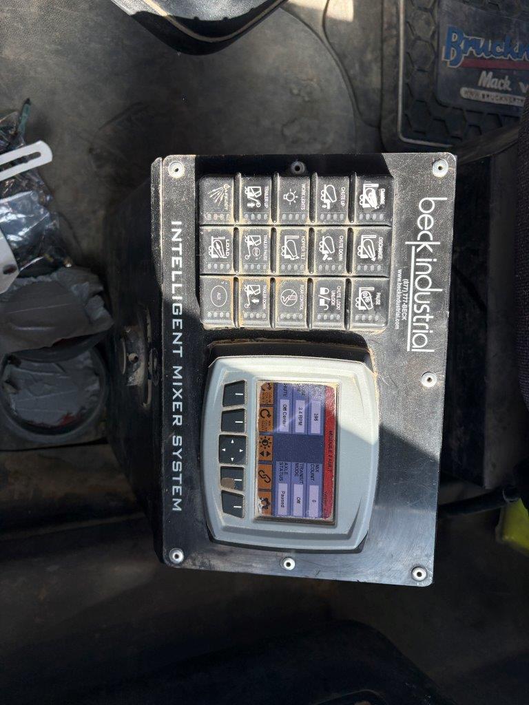 2021 Mack Granite - image 24