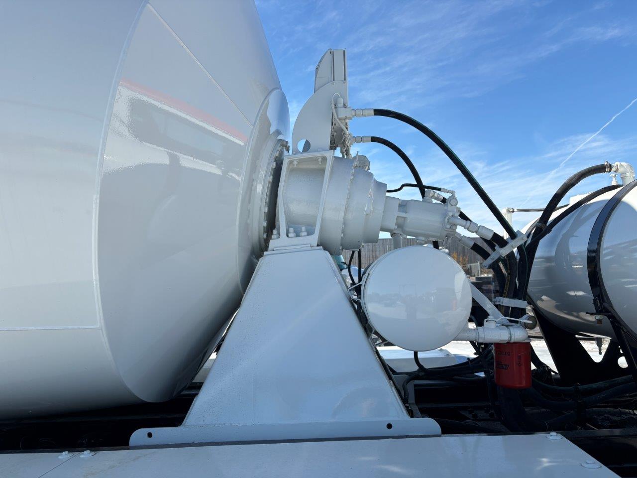 2021 Mack Granite - image 5