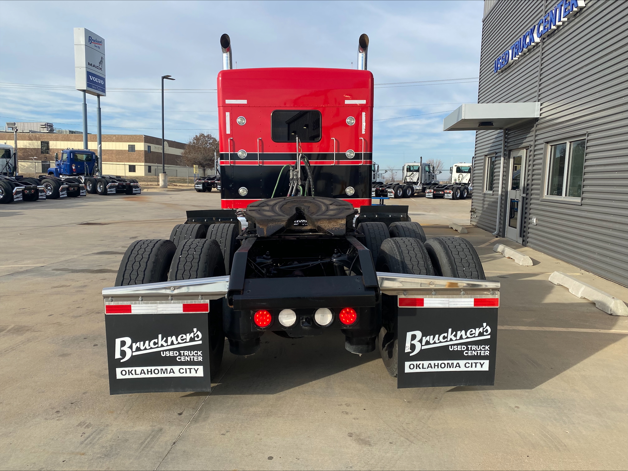 2019 Kenworth W900 - image 6