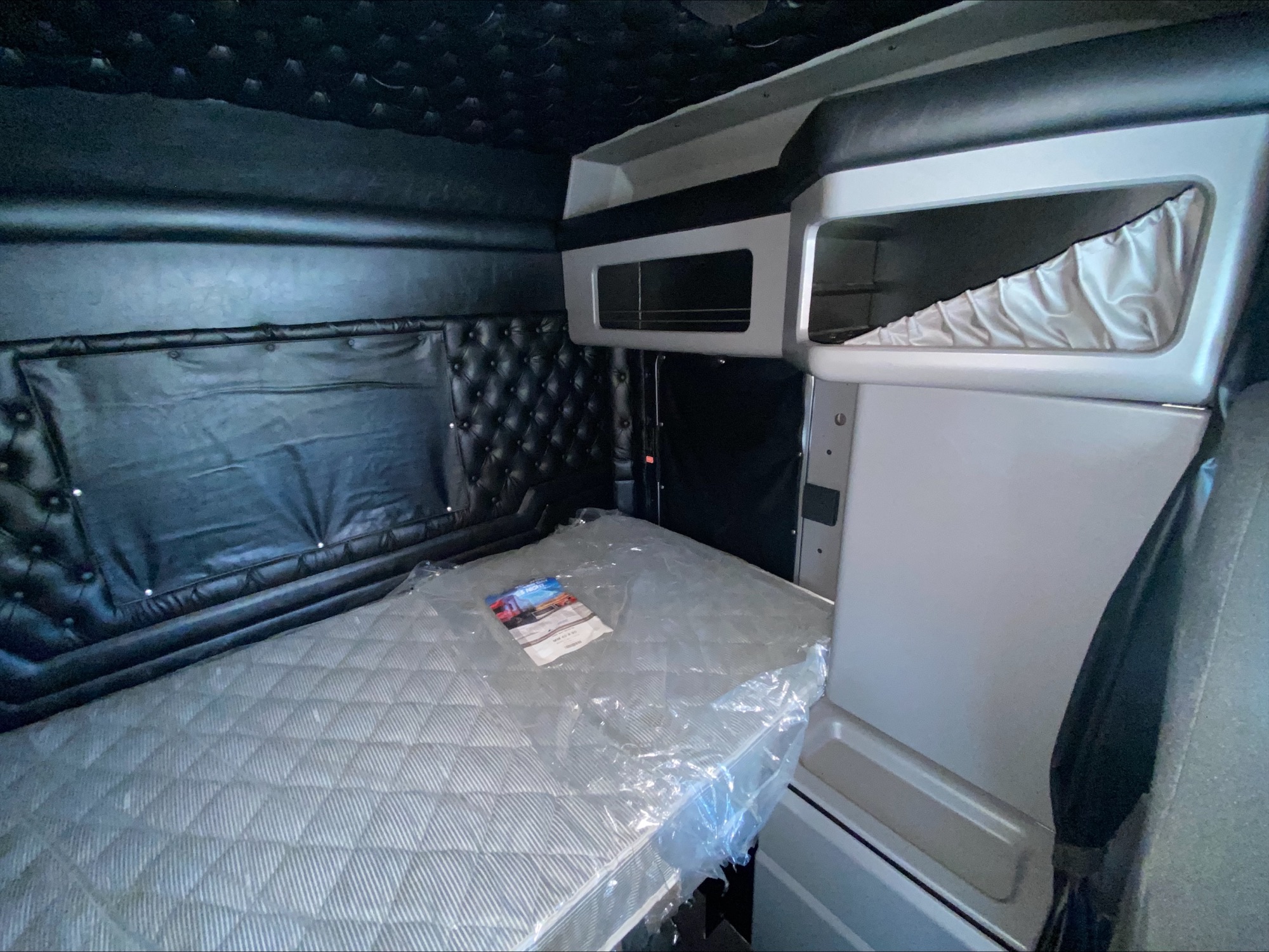 2019 Kenworth W900 - image 23